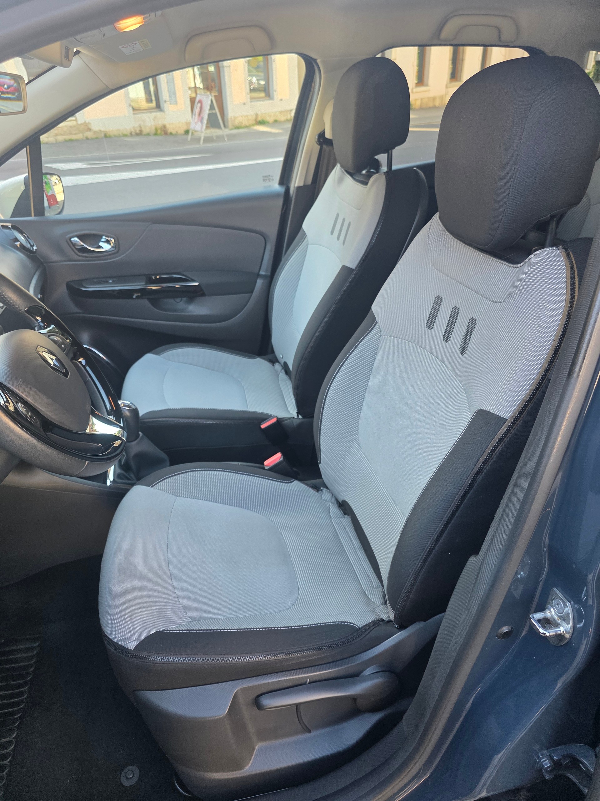 RENAULT Captur 0.9 12V Privilège-image-10