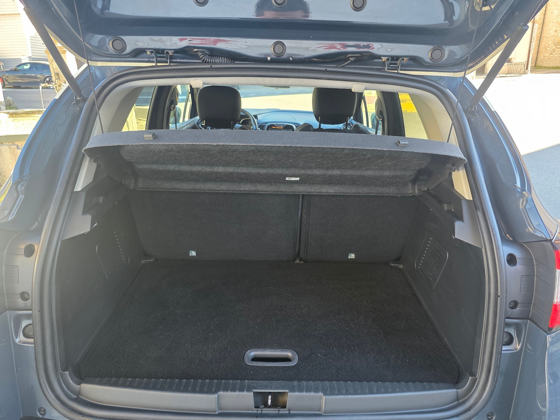 RENAULT Captur 0.9 12V Privilège-image-12