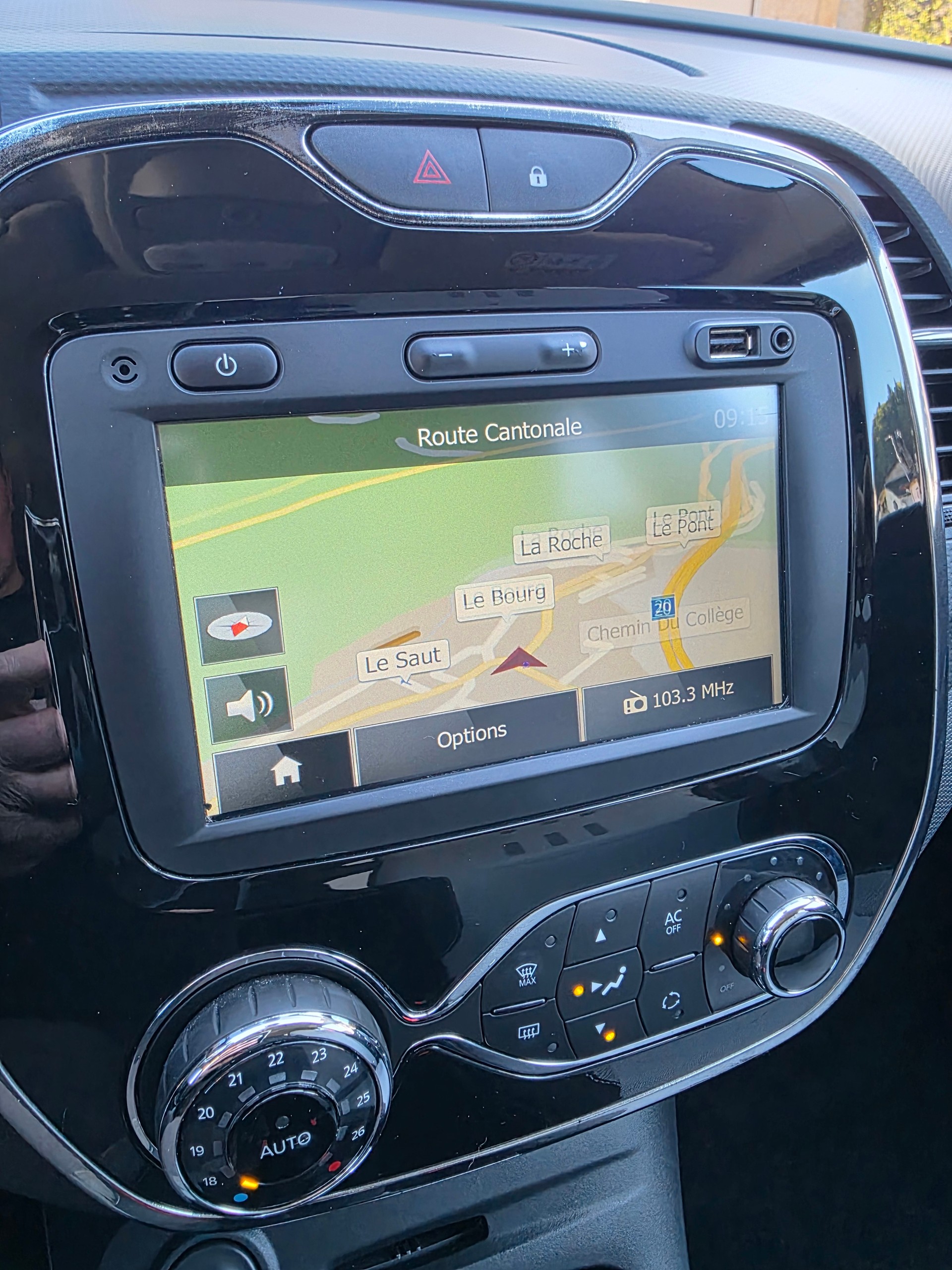 RENAULT Captur 0.9 12V Privilège-image-8