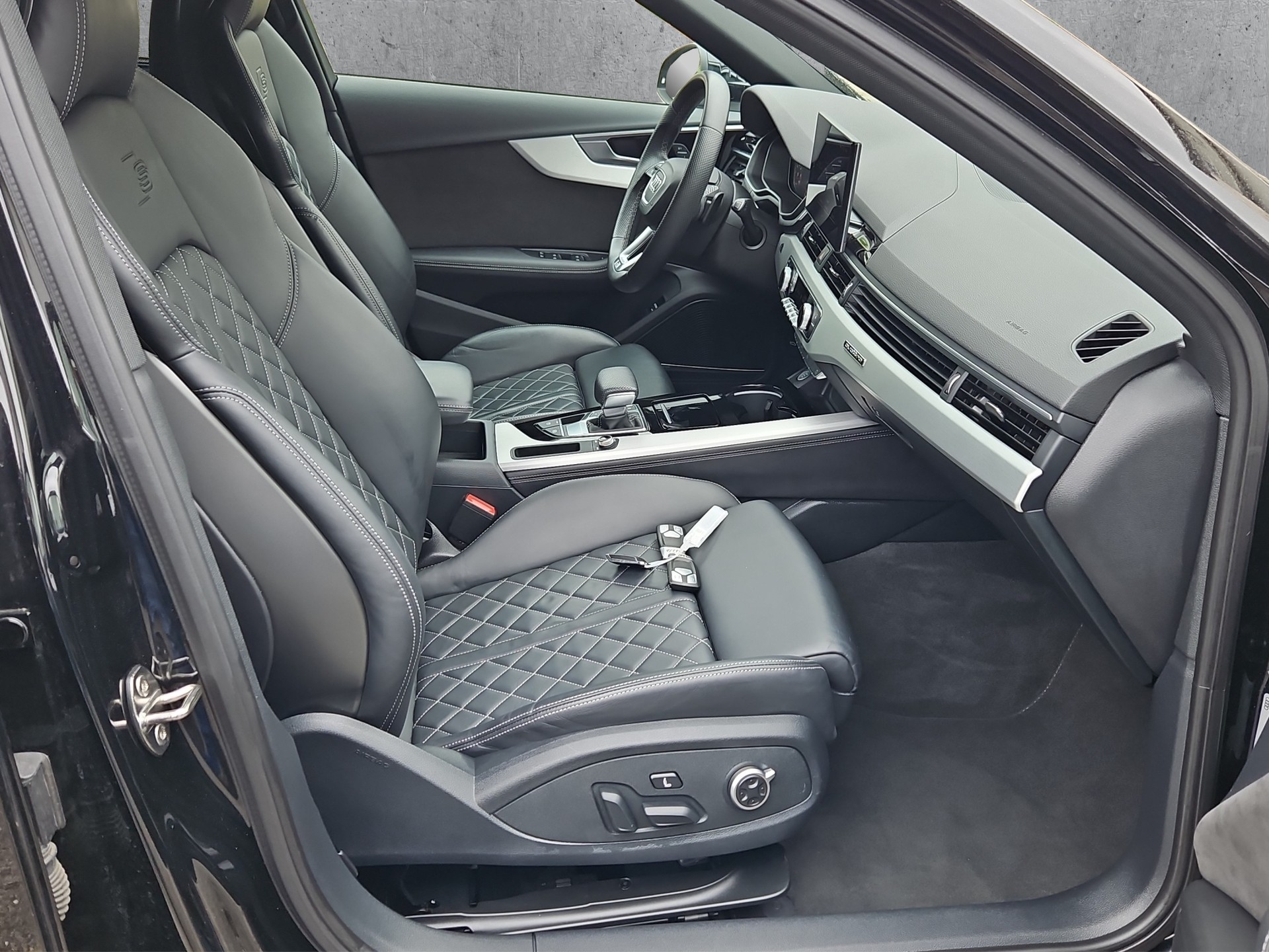 AUDI A4 Avant 50 TDI S line quattro tiptronic-image-13