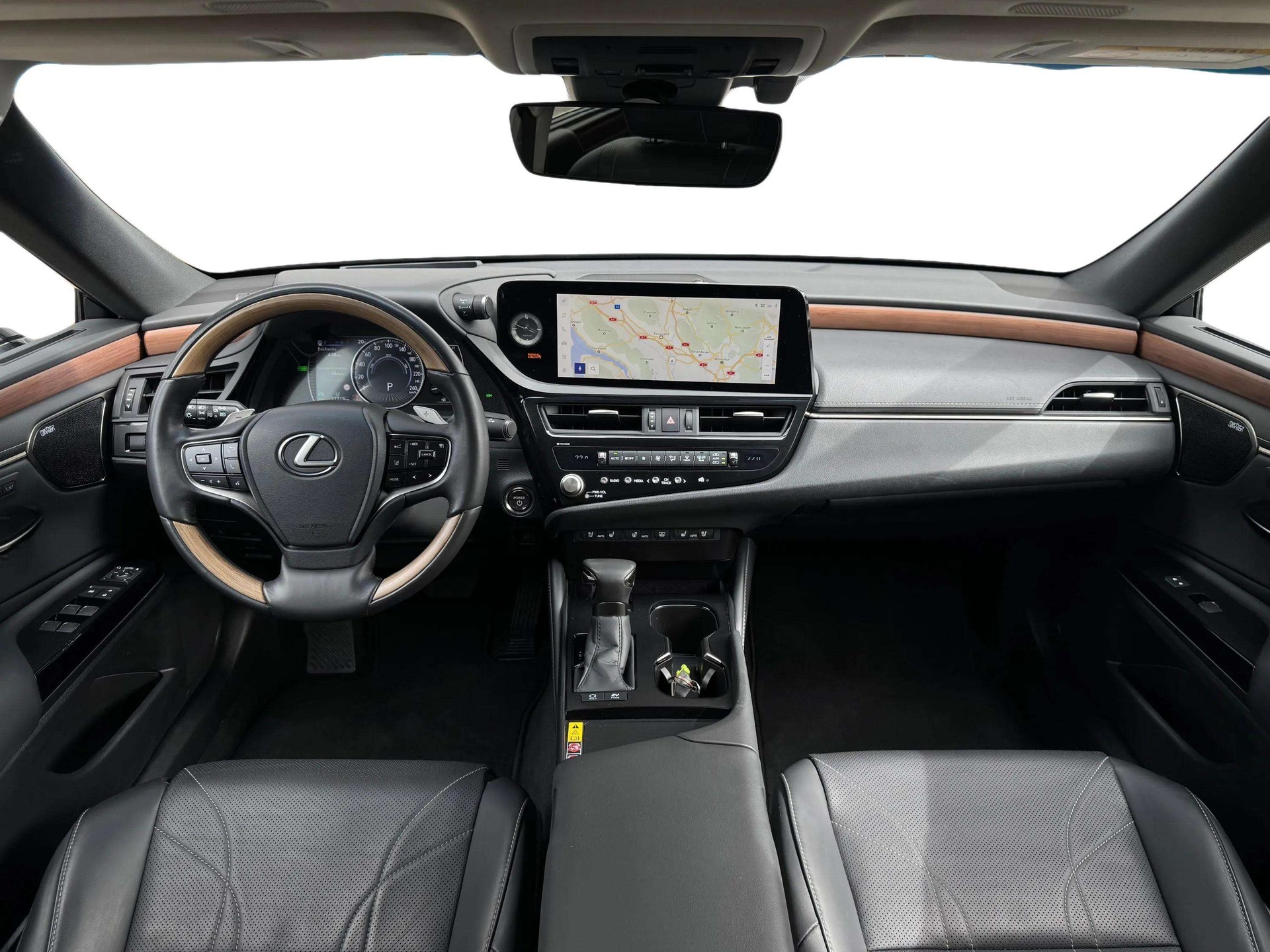 LEXUS ES 300h Excellence-image-12
