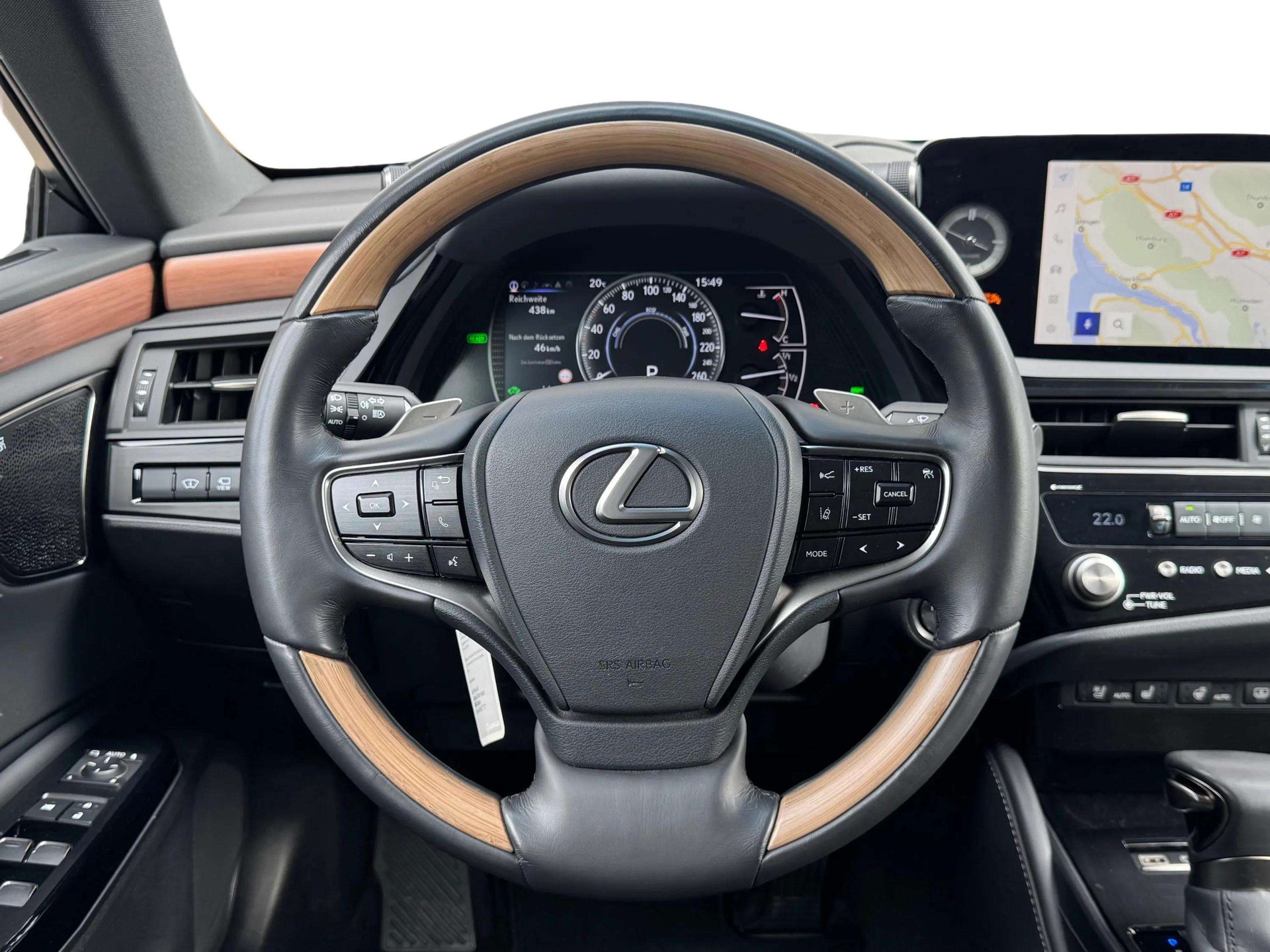 LEXUS ES 300h Excellence-image-13