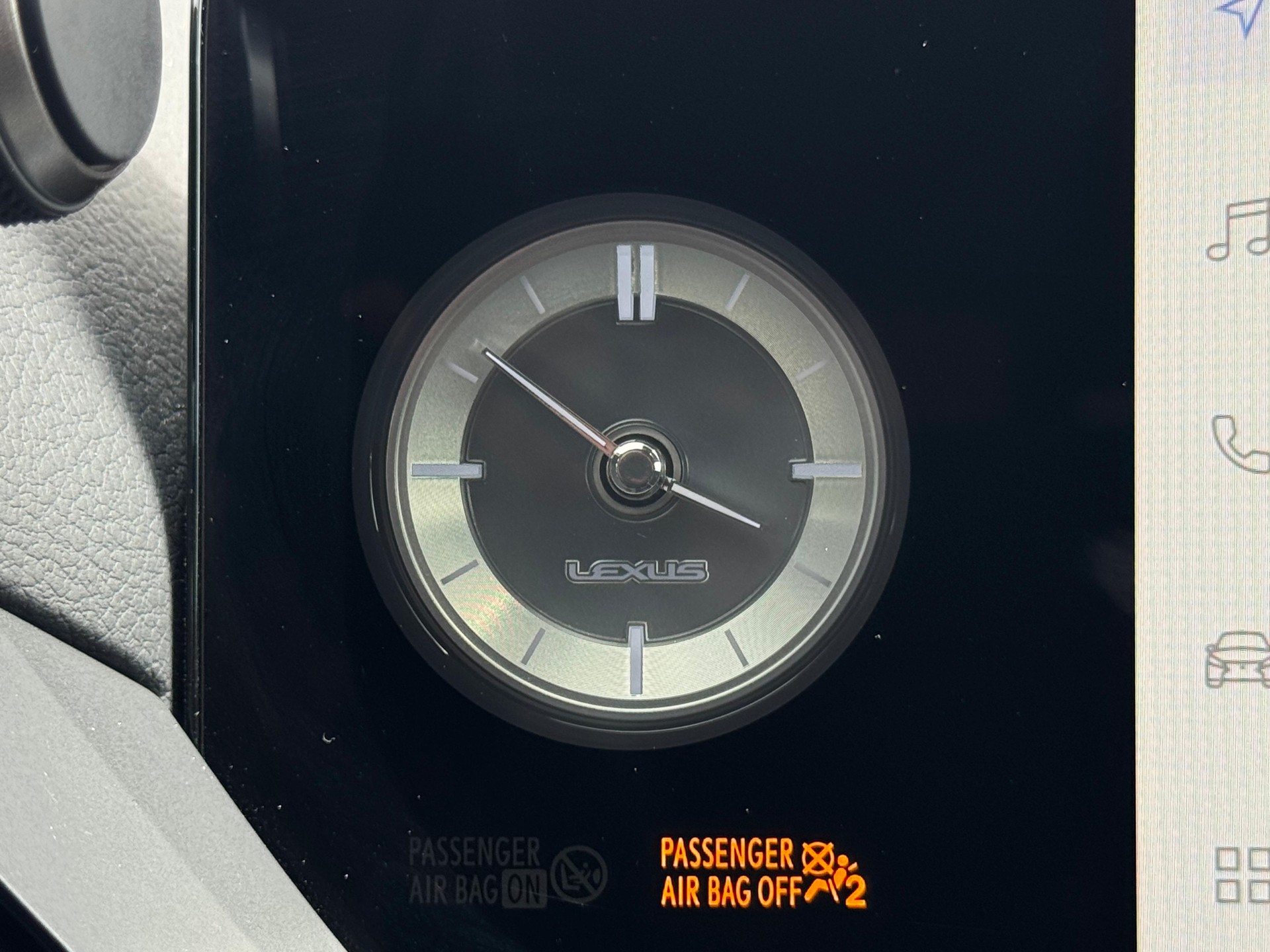 LEXUS ES 300h Excellence-image-15