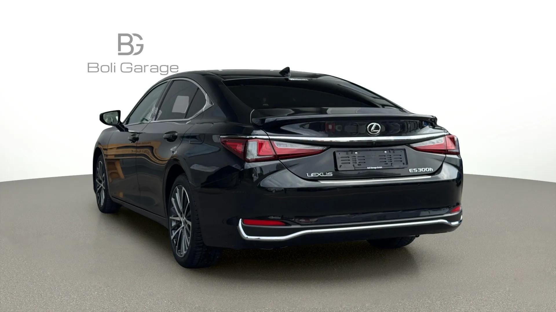 LEXUS ES 300h Excellence-image-4
