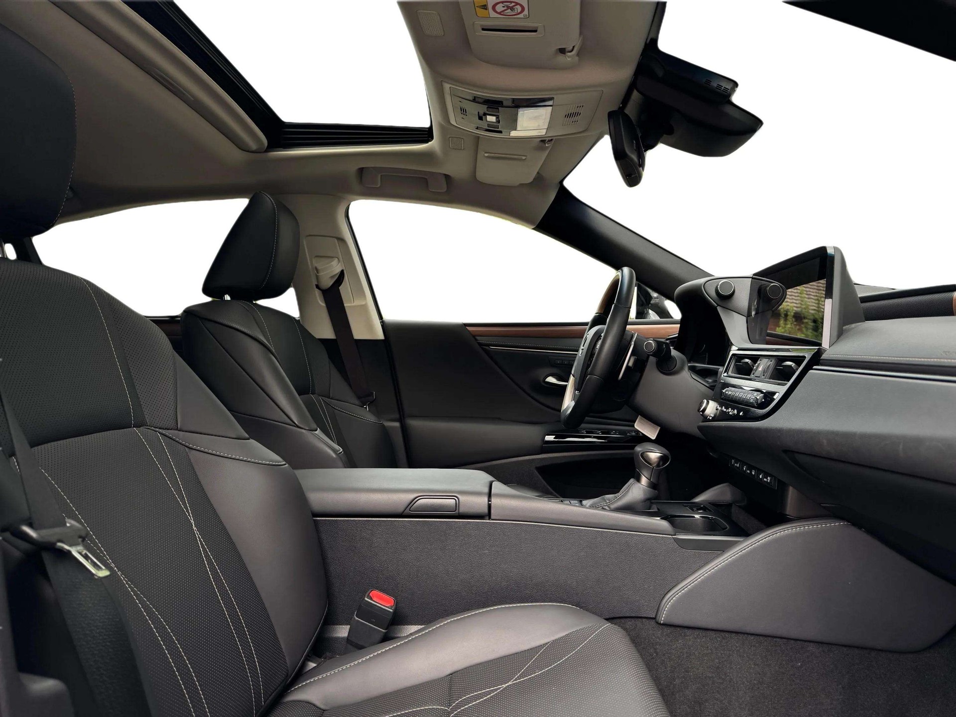 LEXUS ES 300h Excellence-image-18