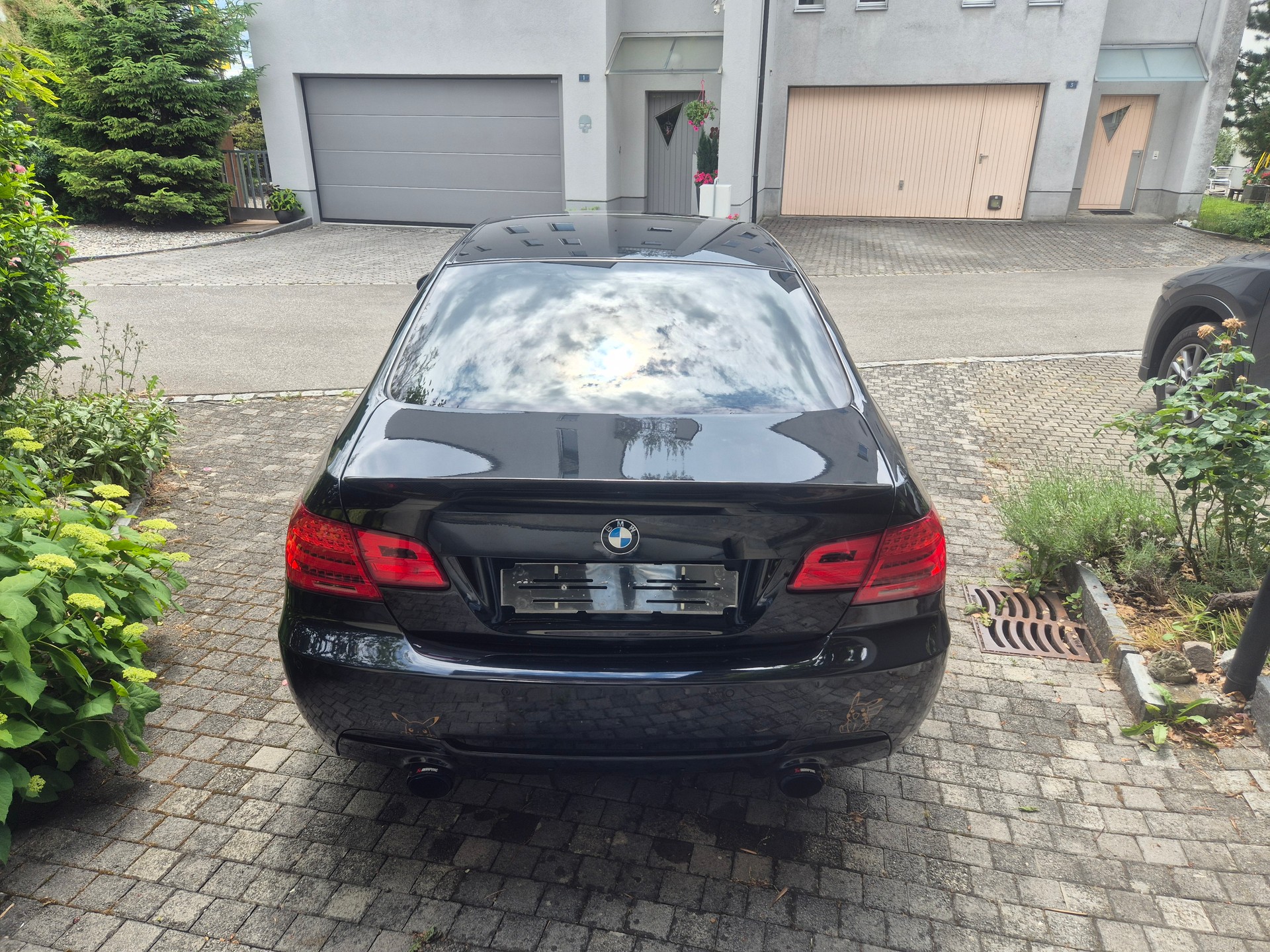 BMW 335i-image-3