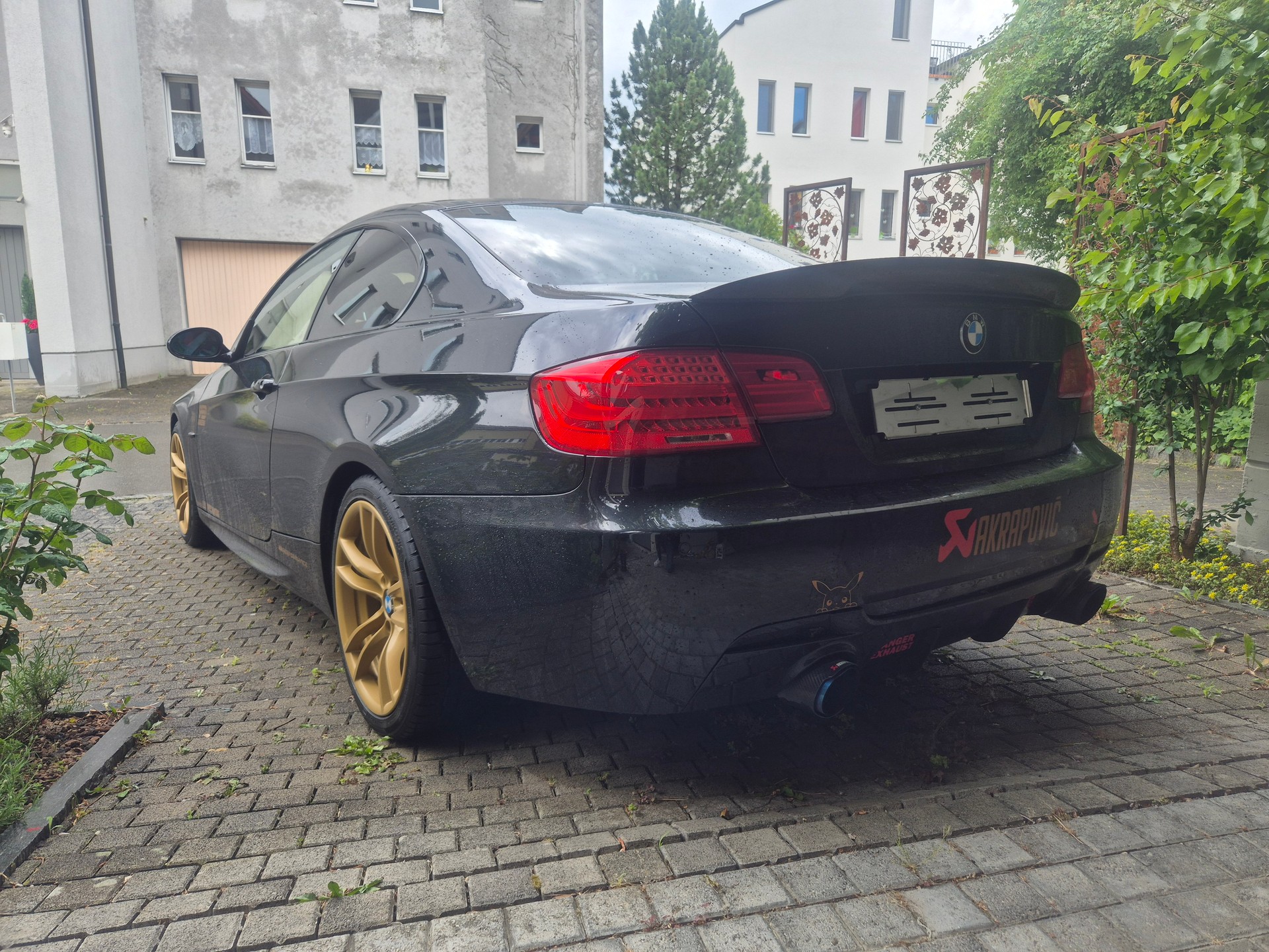 BMW 335i-image-6