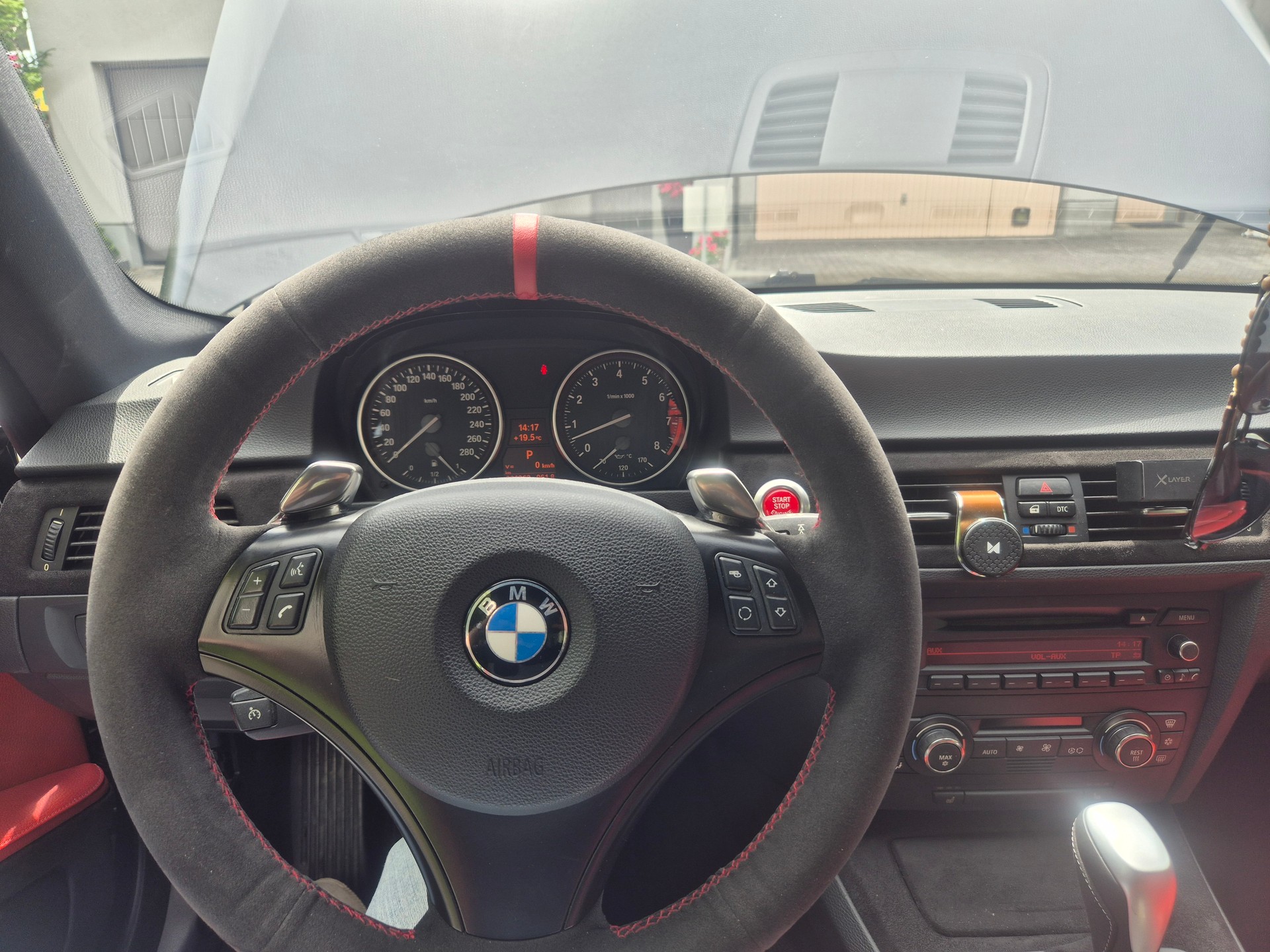 BMW 335i-image-12
