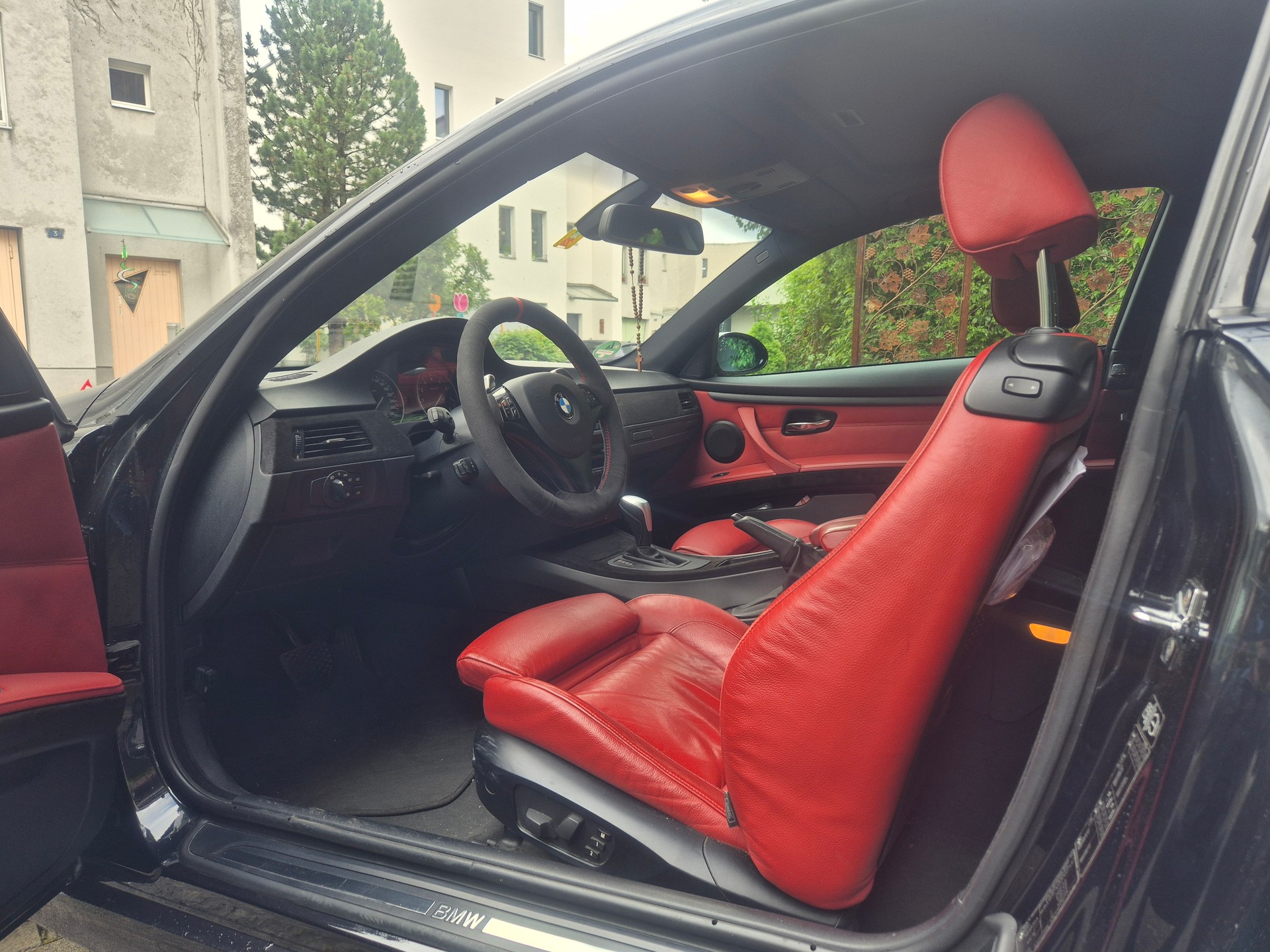 BMW 335i-image-7