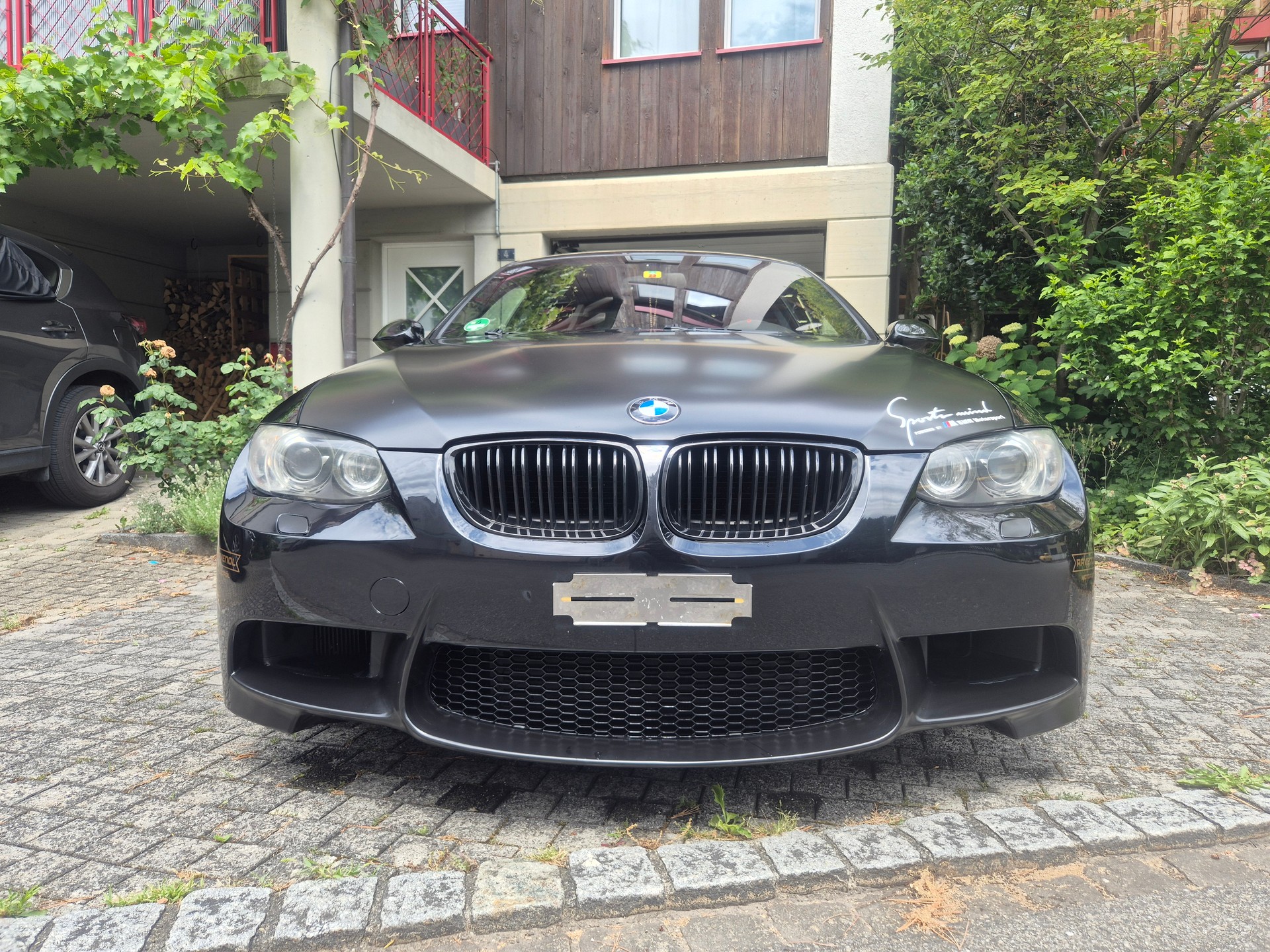 BMW 335i-image-8