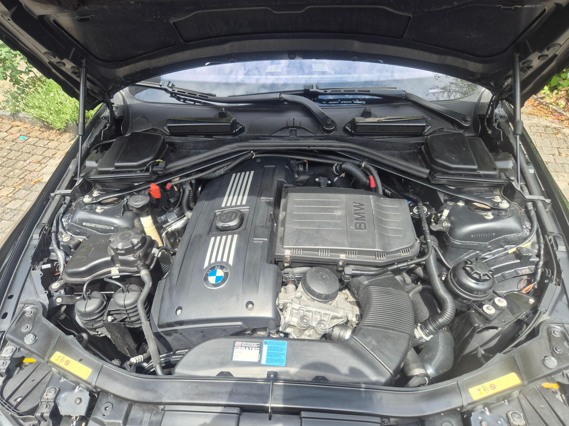 BMW 335i-image-14