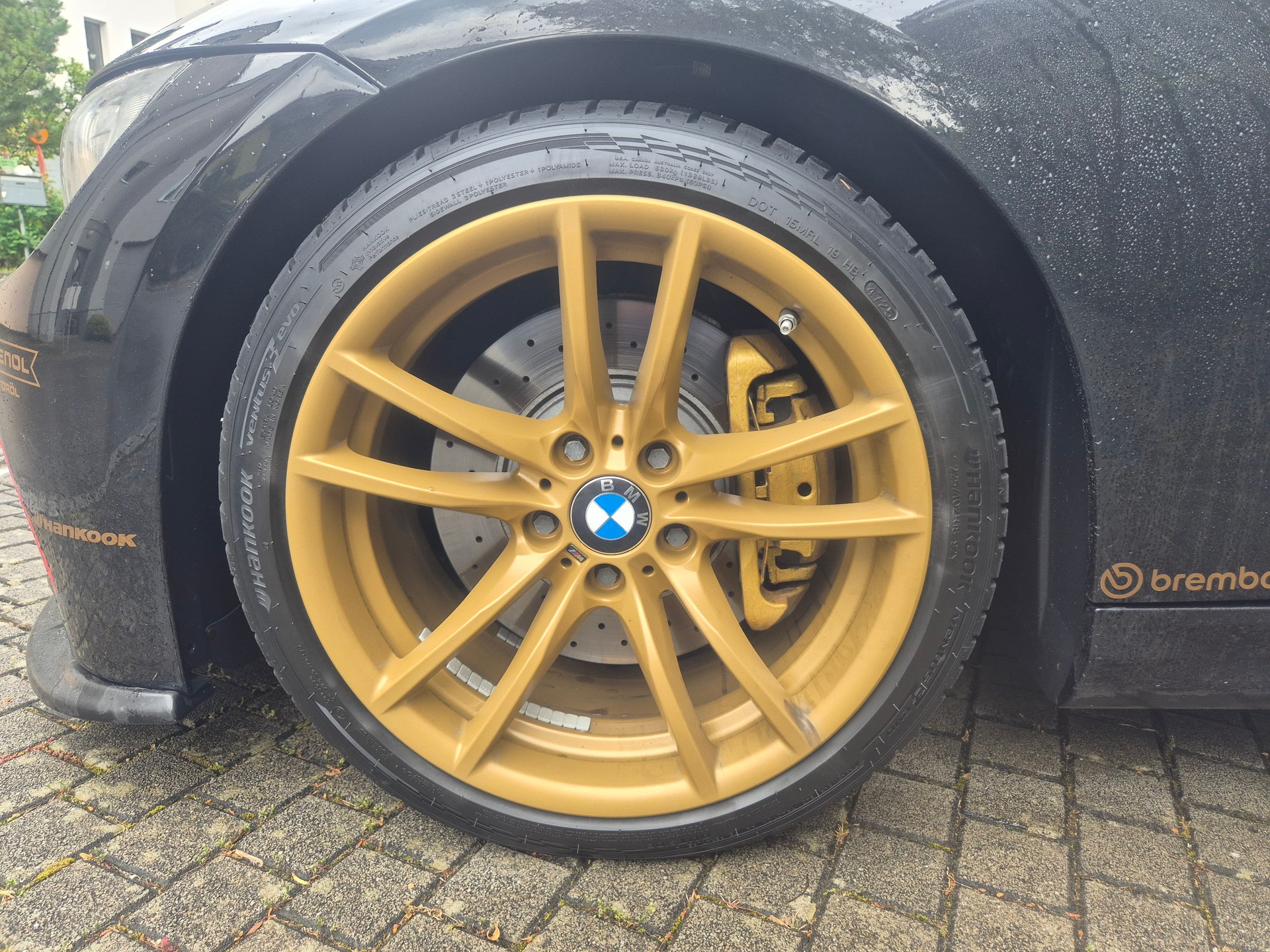 BMW 335i-image-4
