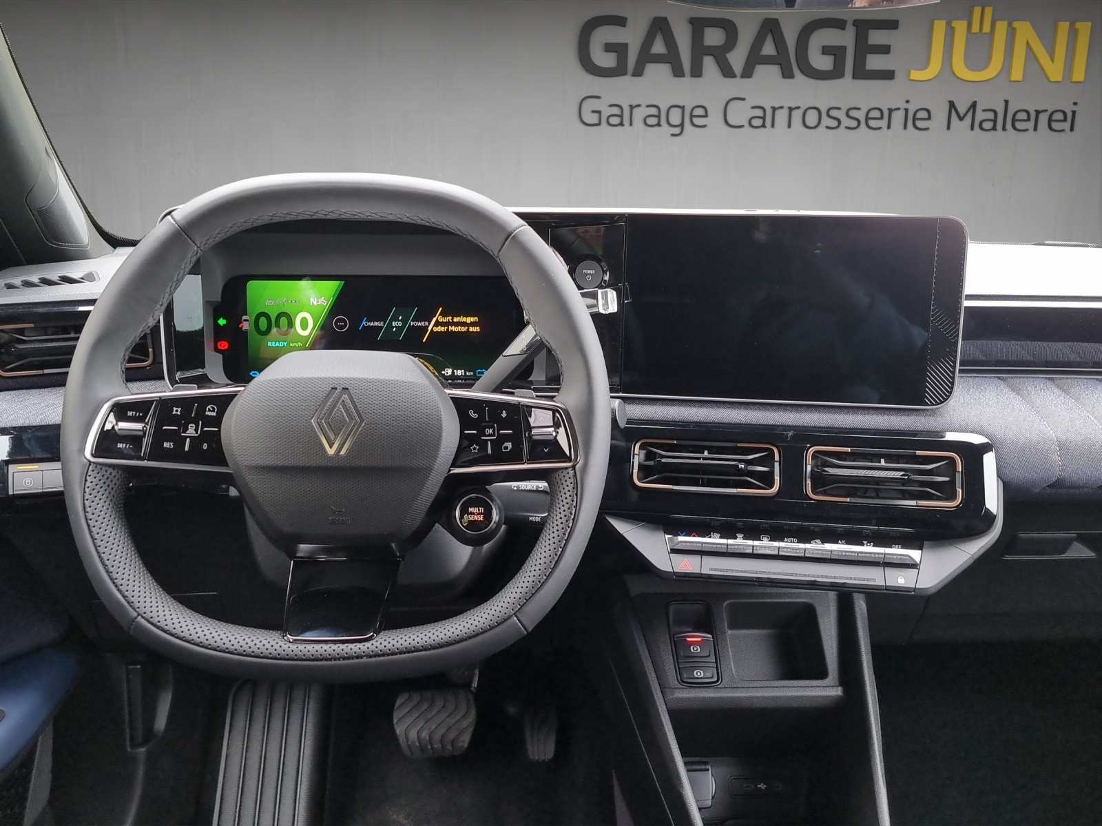 RENAULT R4 E-Tech Comfort Range techno-image-8