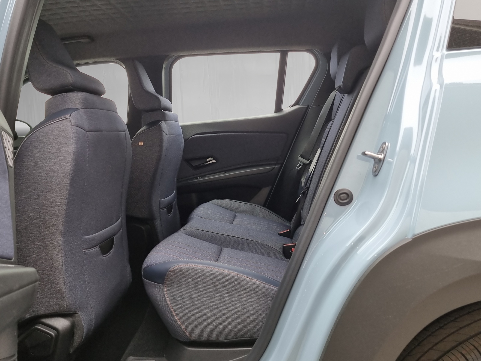 RENAULT R4 E-Tech Comfort Range techno-image-7