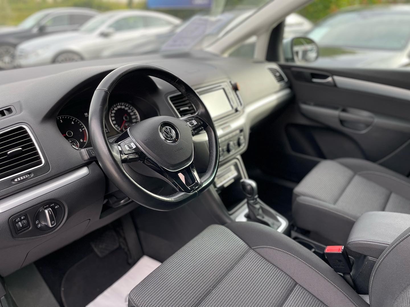 VW Sharan 2.0 TDI BMT Comfortline DSG-image-6
