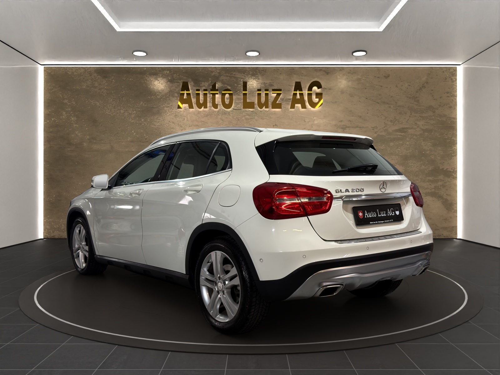 MERCEDES-BENZ GLA 200 Urban-image-4