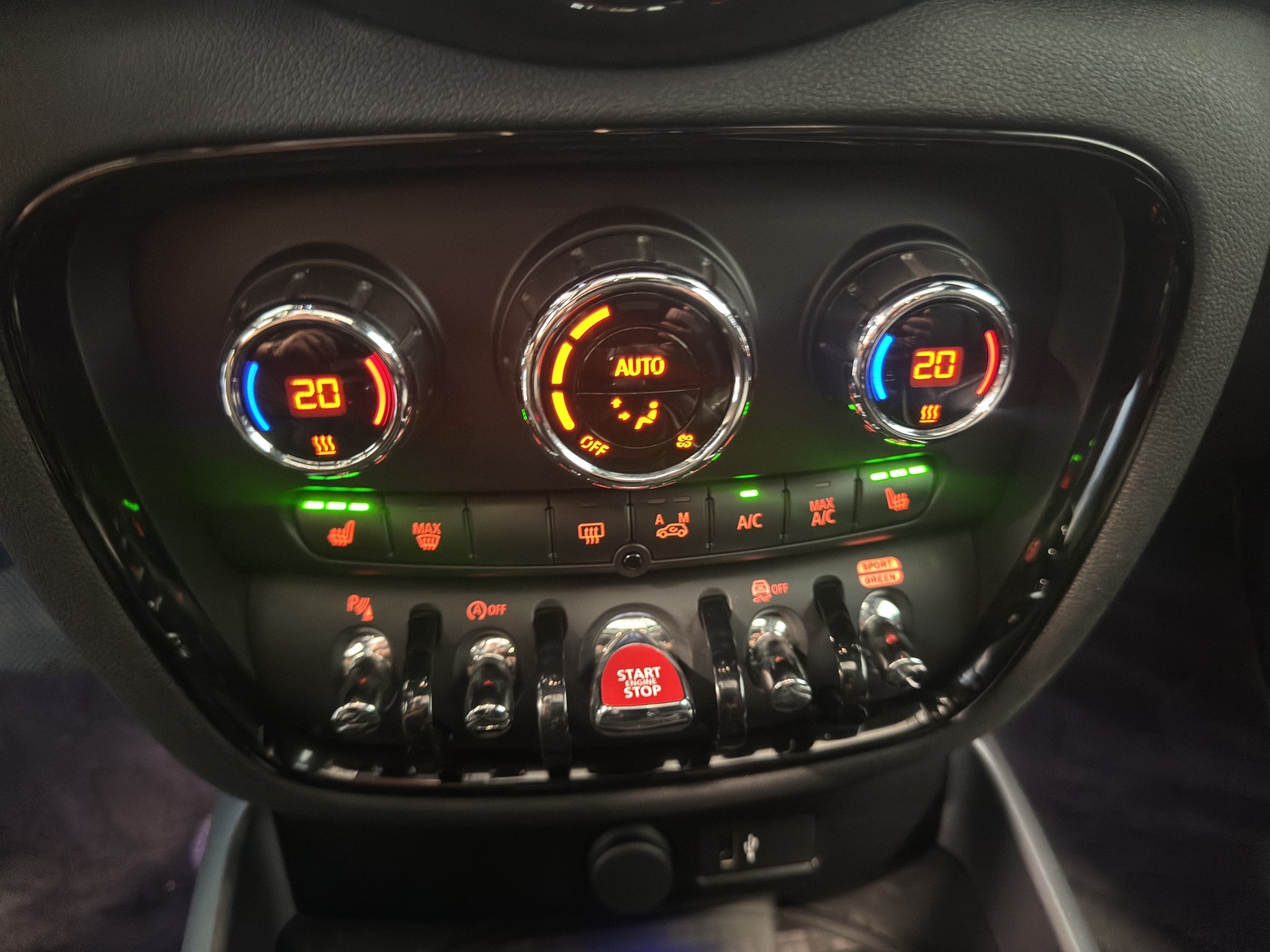 MINI Clubman Cooper S Trafalgar ALL4 Steptronic-image-14