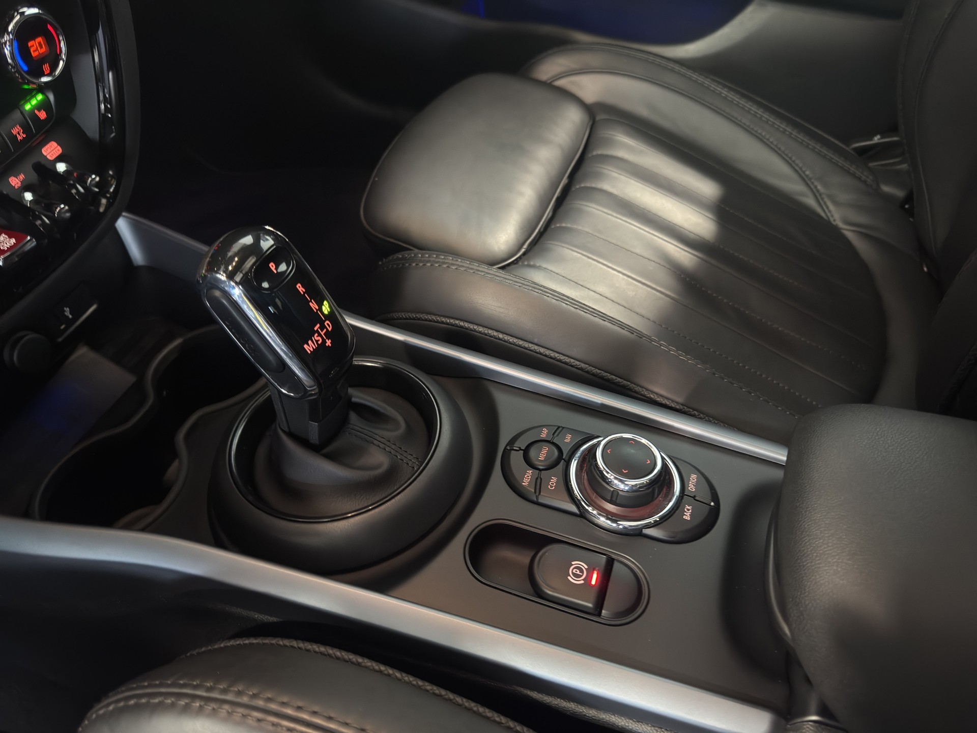 MINI Clubman Cooper S Trafalgar ALL4 Steptronic-image-13