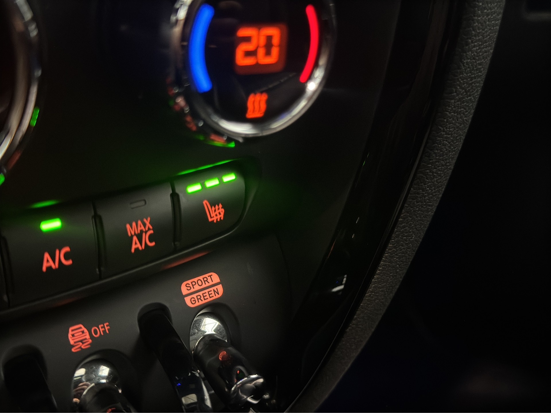 MINI Clubman Cooper S Trafalgar ALL4 Steptronic-image-23