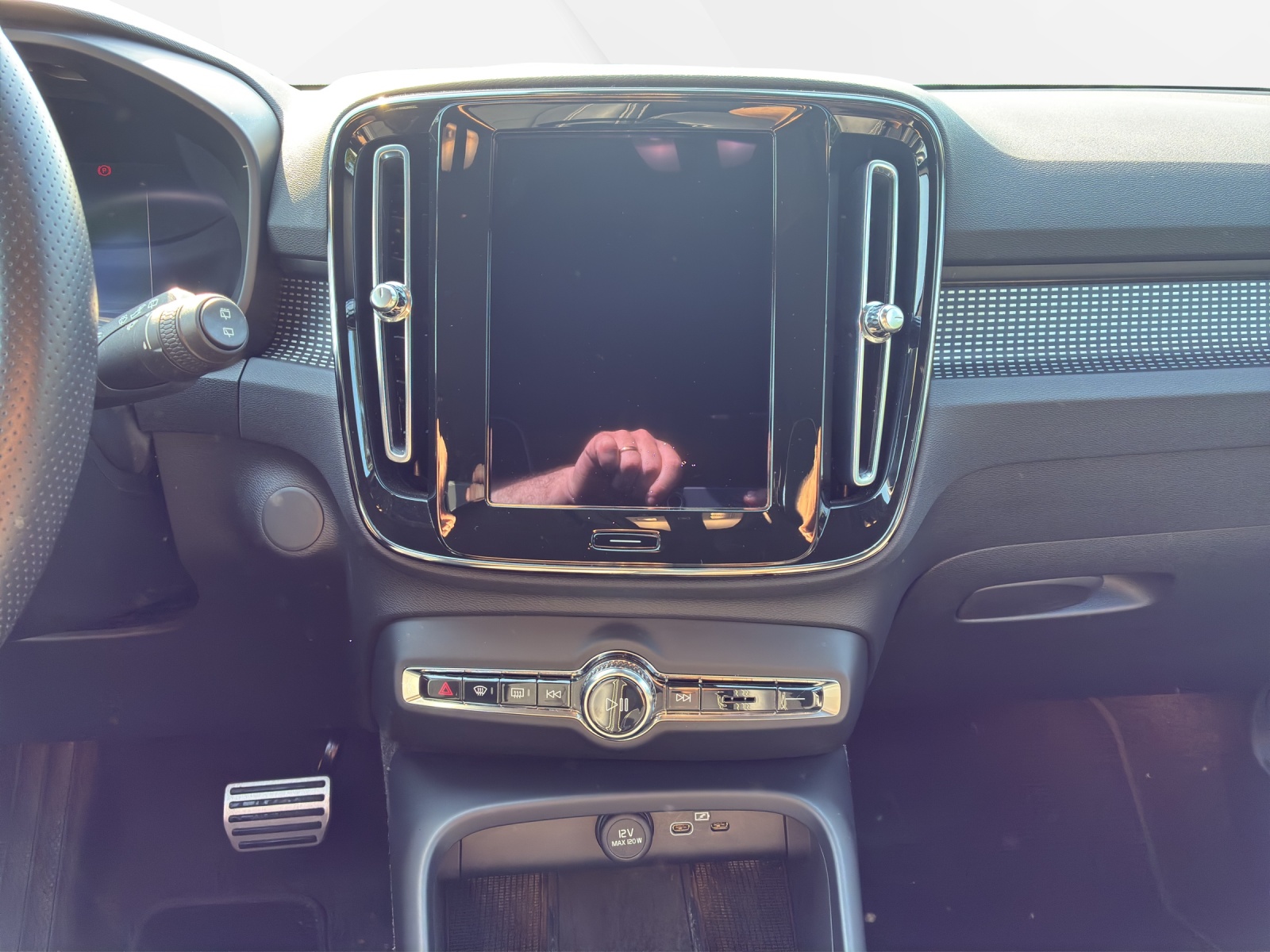 VOLVO XC40 P8 Twin R-Design AWD-image-12