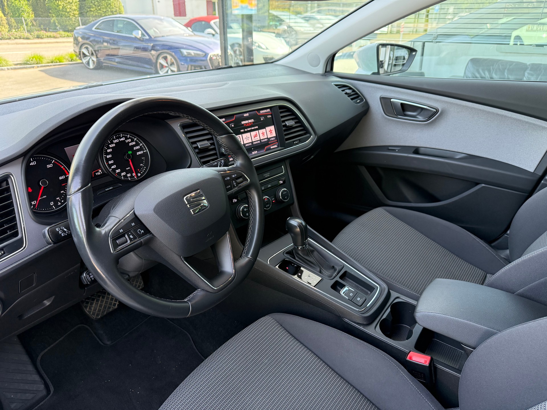 SEAT Leon ST 1.6 TDI CR Style DSG-image-5