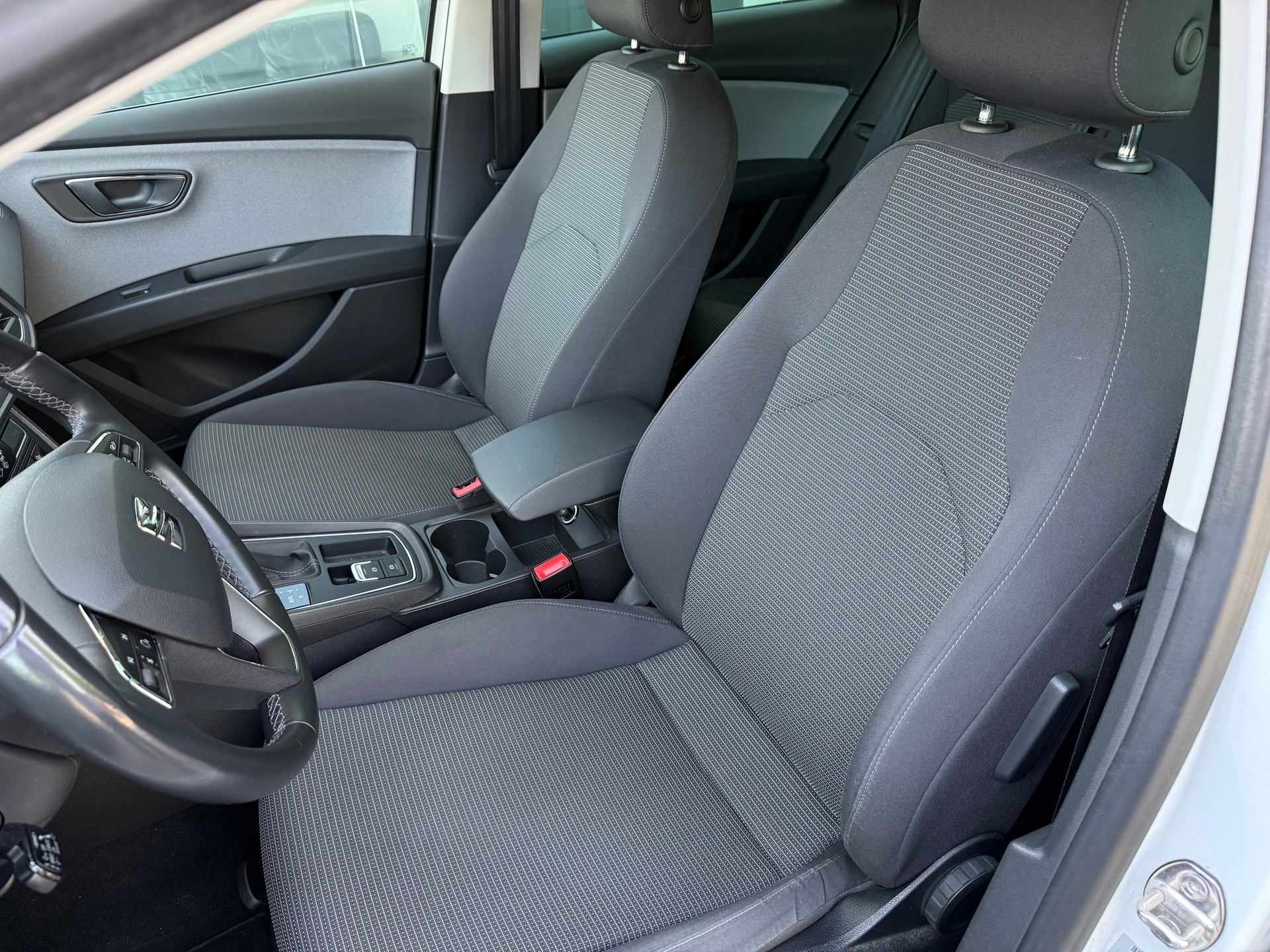 SEAT Leon ST 1.6 TDI CR Style DSG-image-7