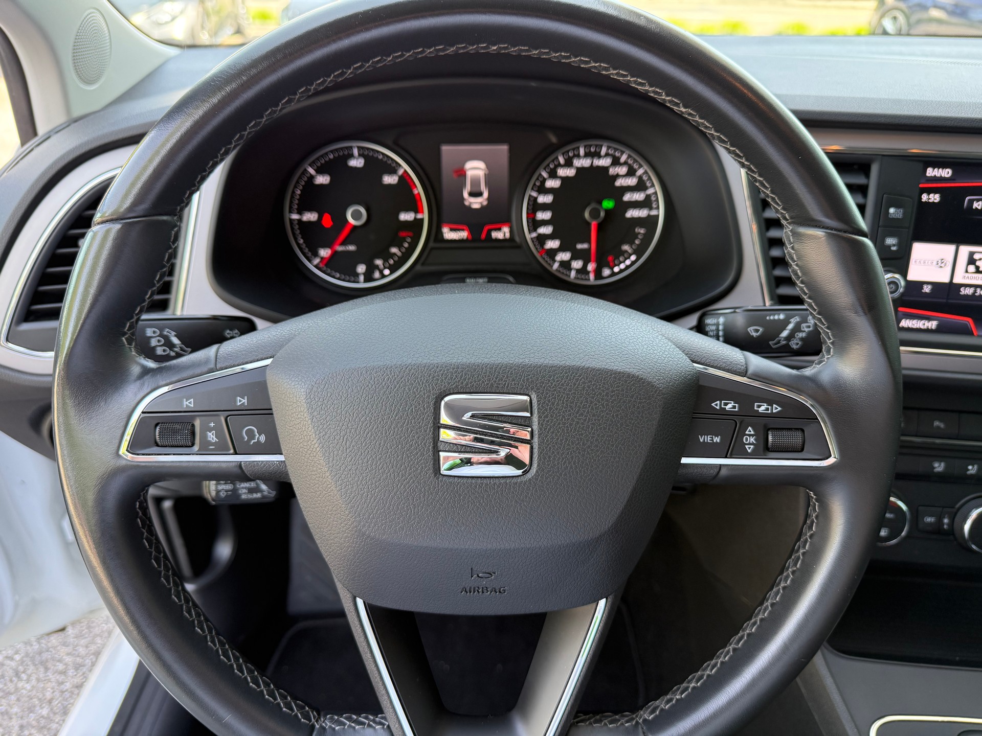 SEAT Leon ST 1.6 TDI CR Style DSG-image-9