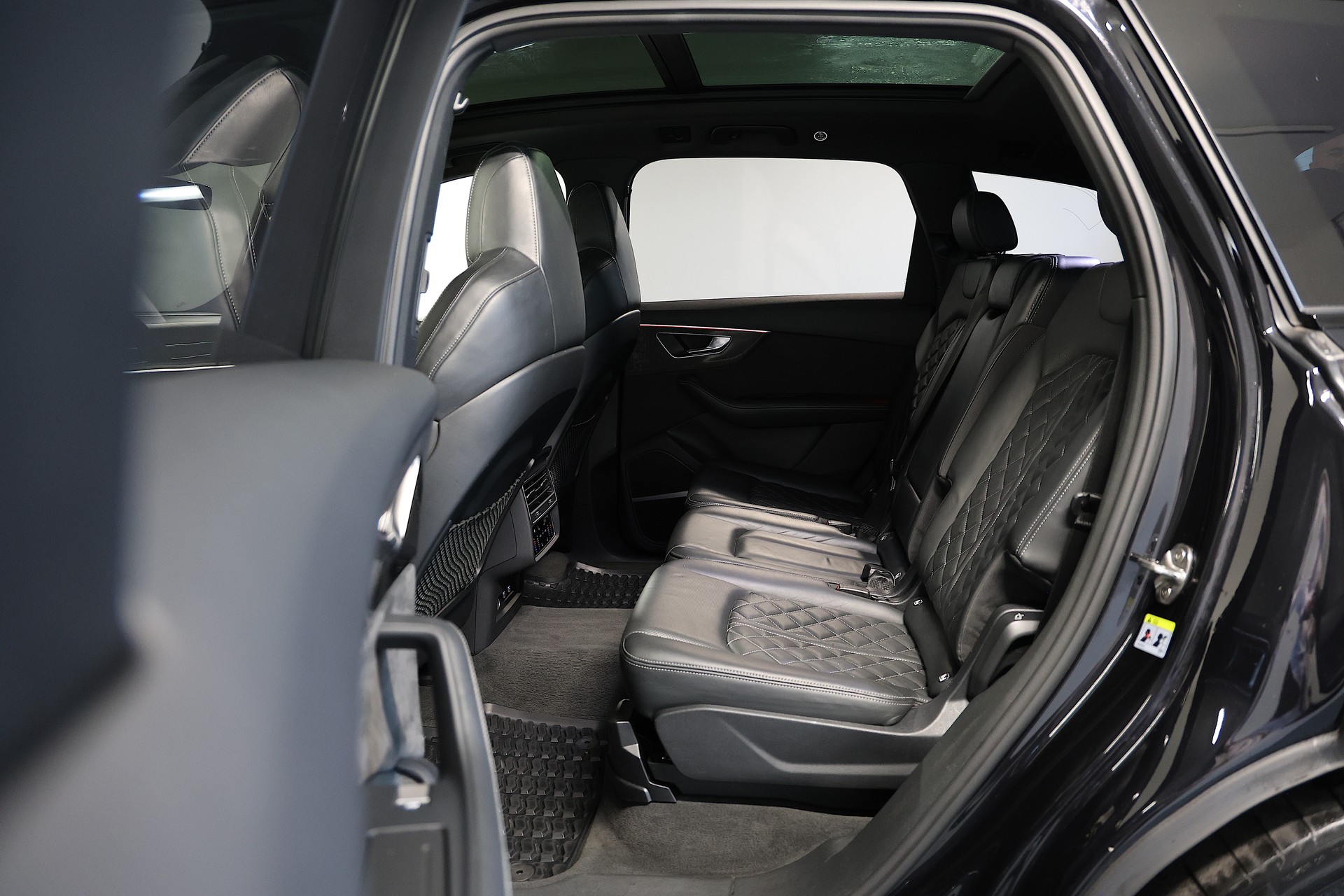 AUDI SQ7 4.0 TDI quattro tiptronic *VOLLAUSSTATTUNG*-image-19