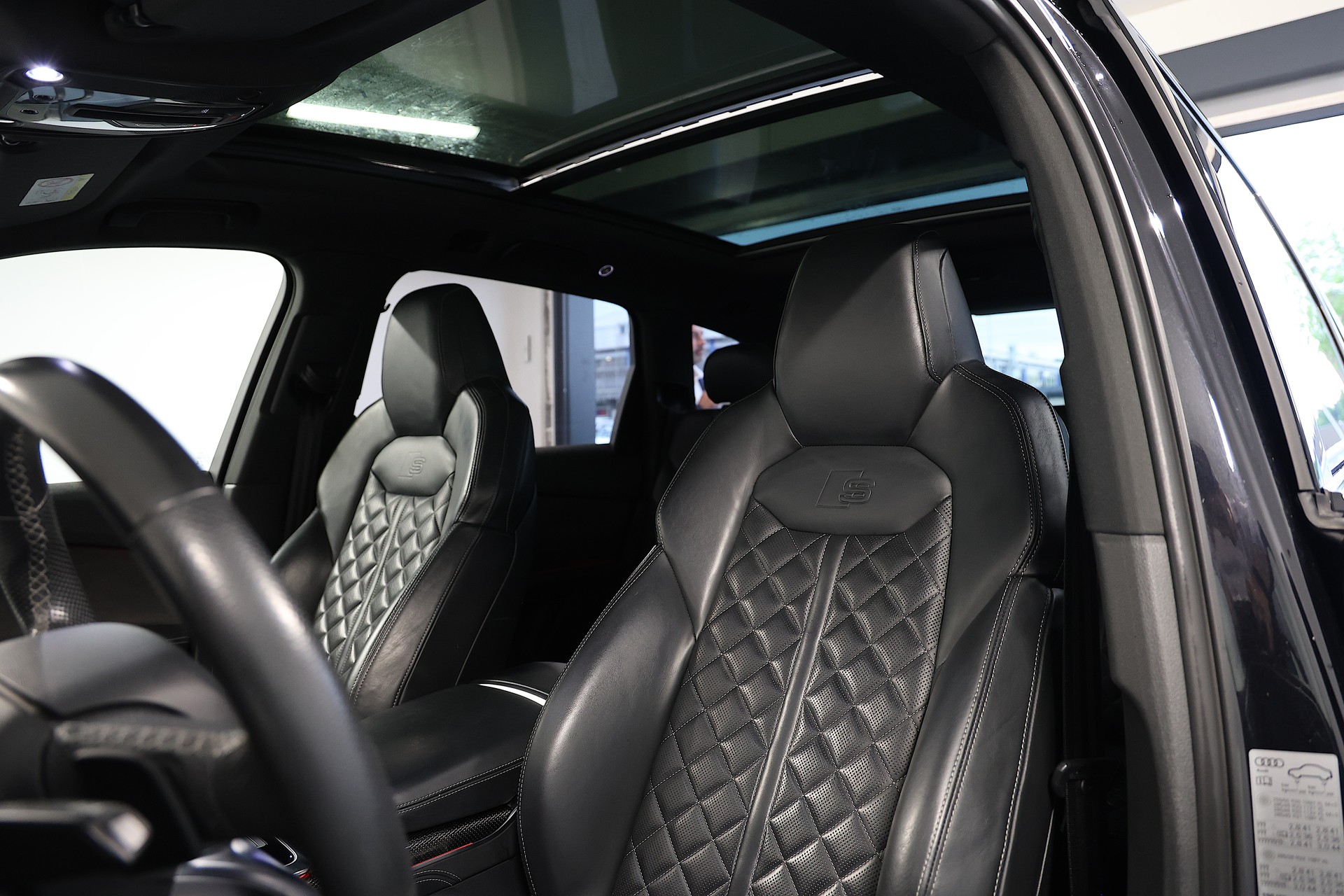 AUDI SQ7 4.0 TDI quattro tiptronic *VOLLAUSSTATTUNG*-image-10