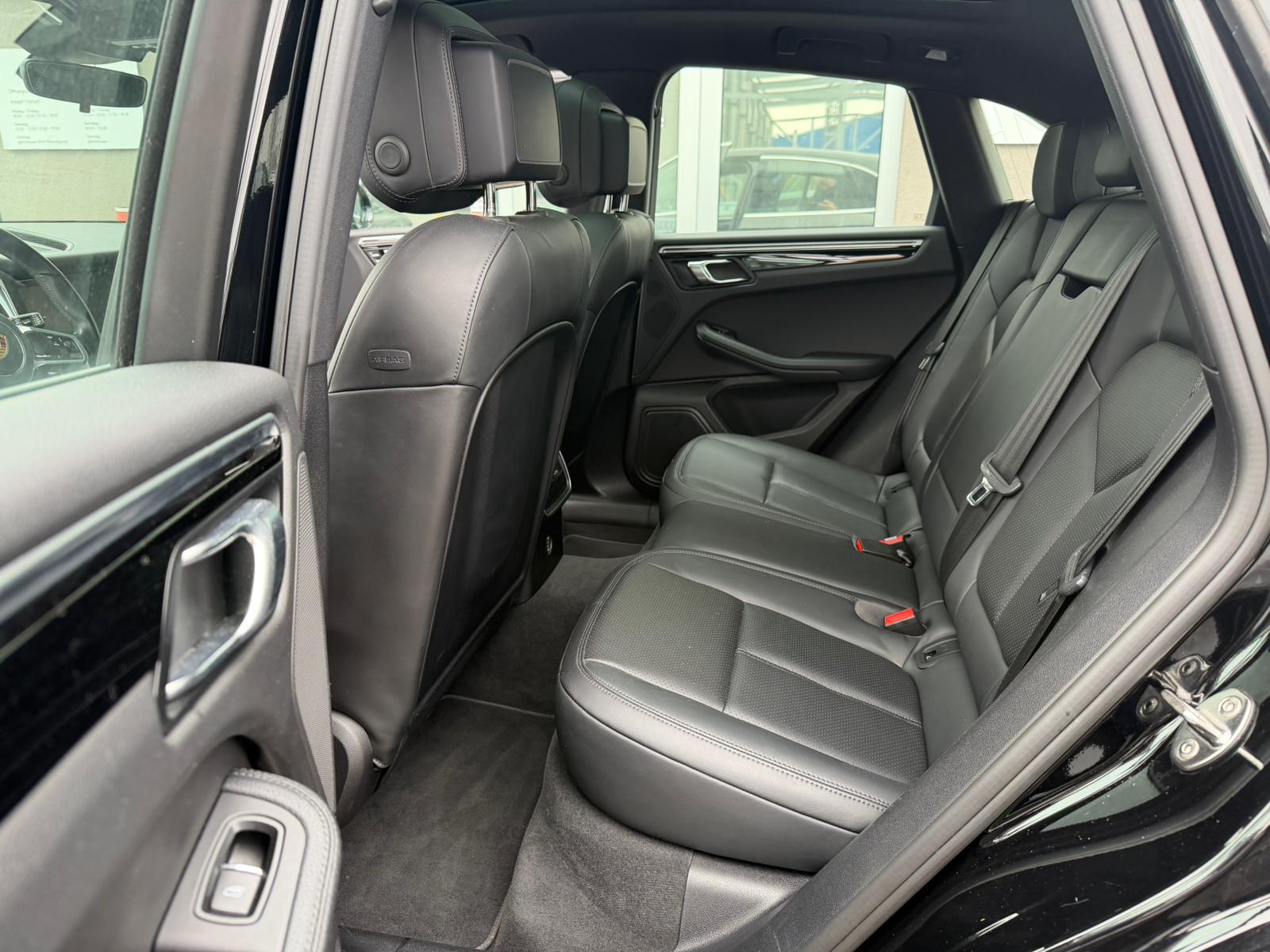 PORSCHE Macan S PDK-image-9