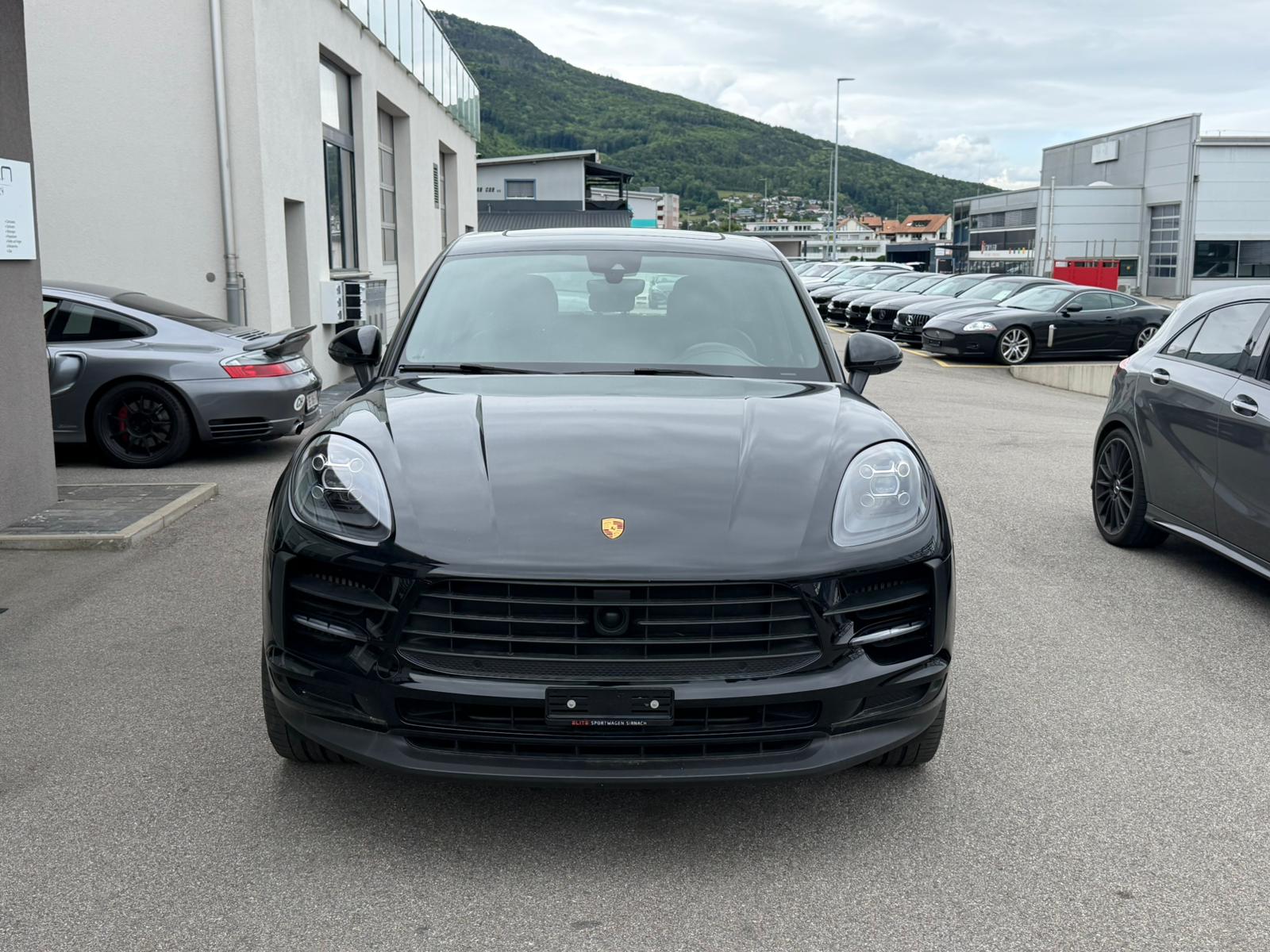 PORSCHE Macan S PDK-showroom-element-1