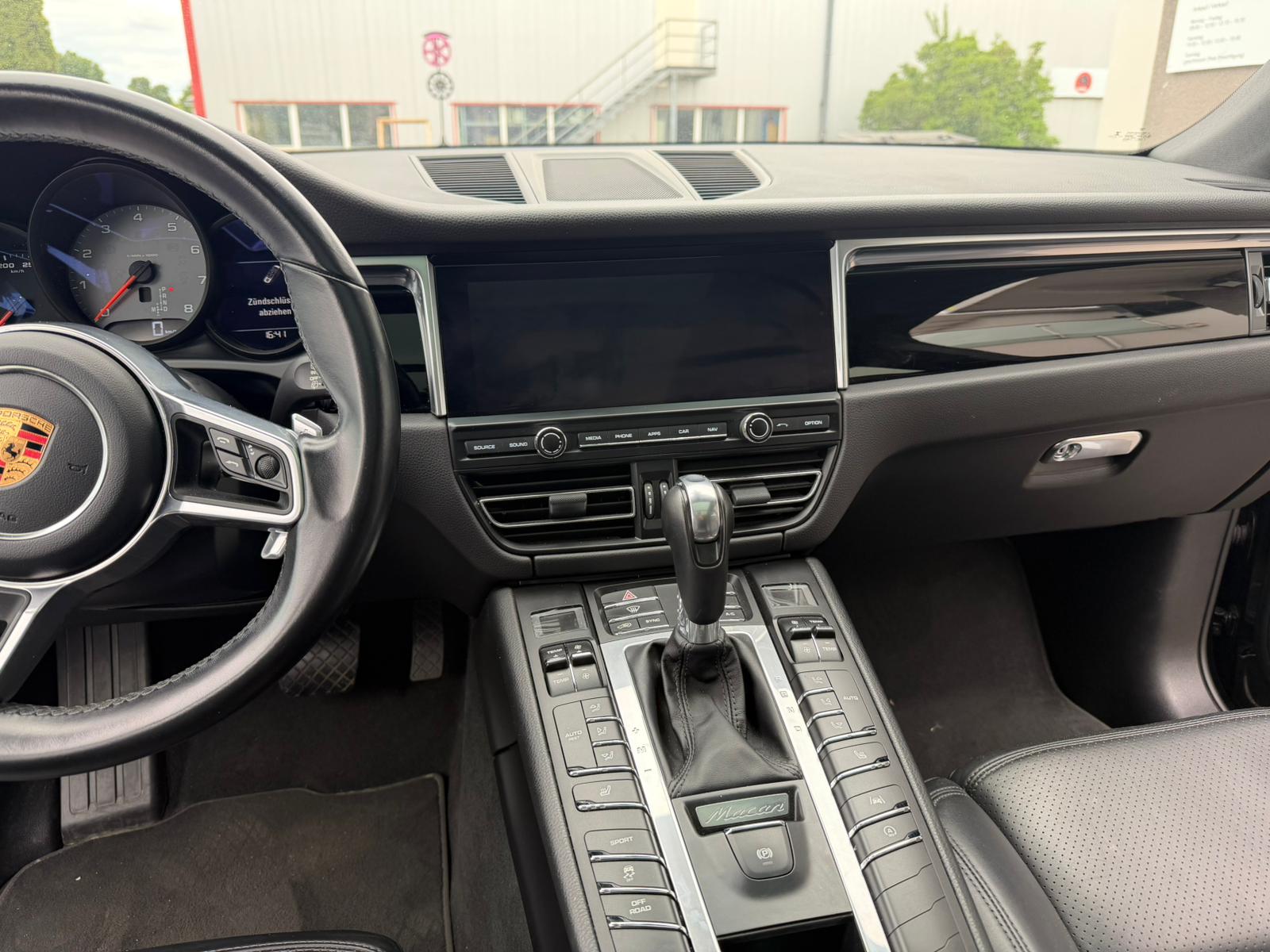 PORSCHE Macan S PDK-image-6
