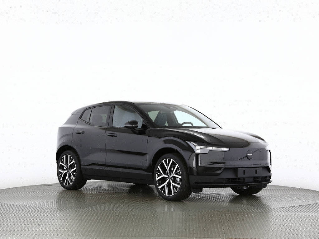 VOLVO EX 30 P5 Plus Swiss Black Edition Extended Range-image-12