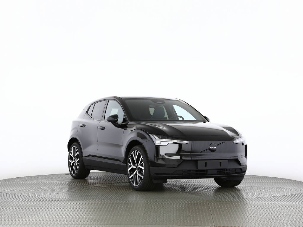 VOLVO EX 30 P5 Plus Swiss Black Edition Extended Range-image-13