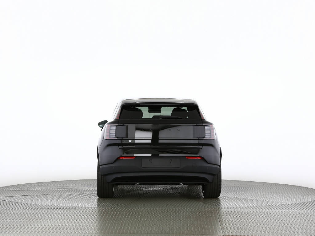 VOLVO EX 30 P5 Plus Swiss Black Edition Extended Range-image-7