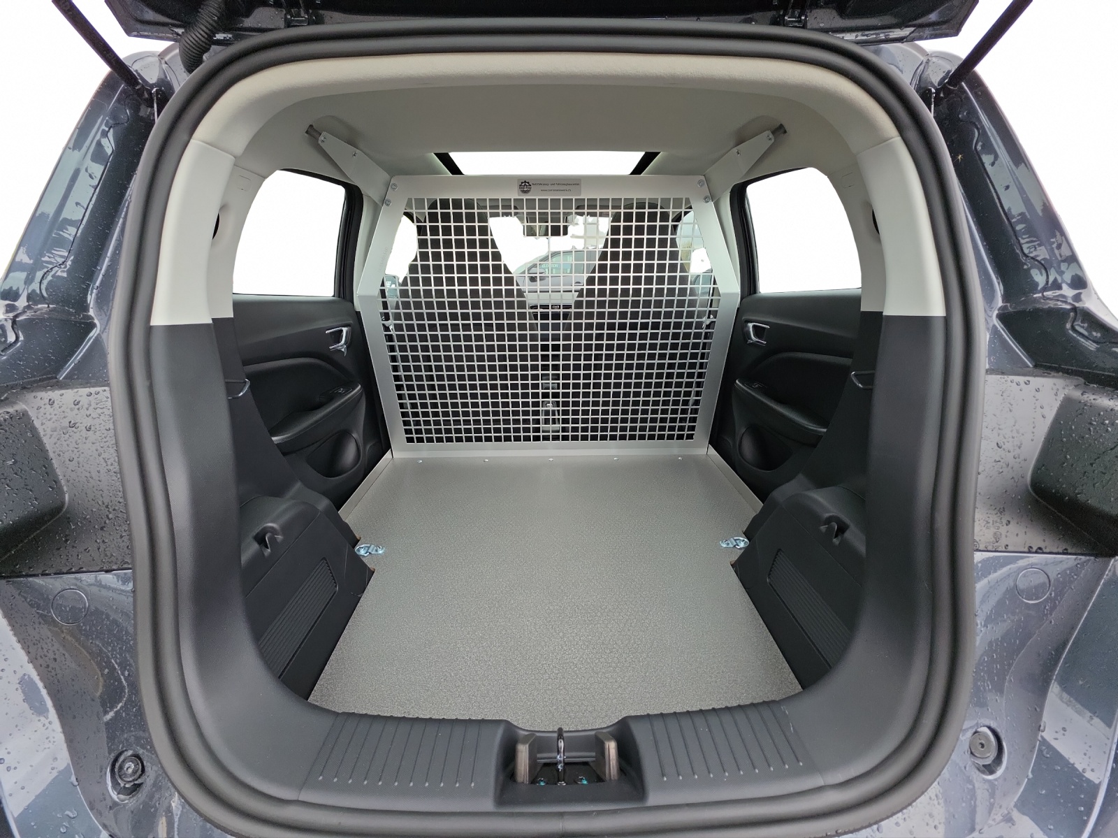 LEAPMOTOR T03 Electric Cargo-image-10