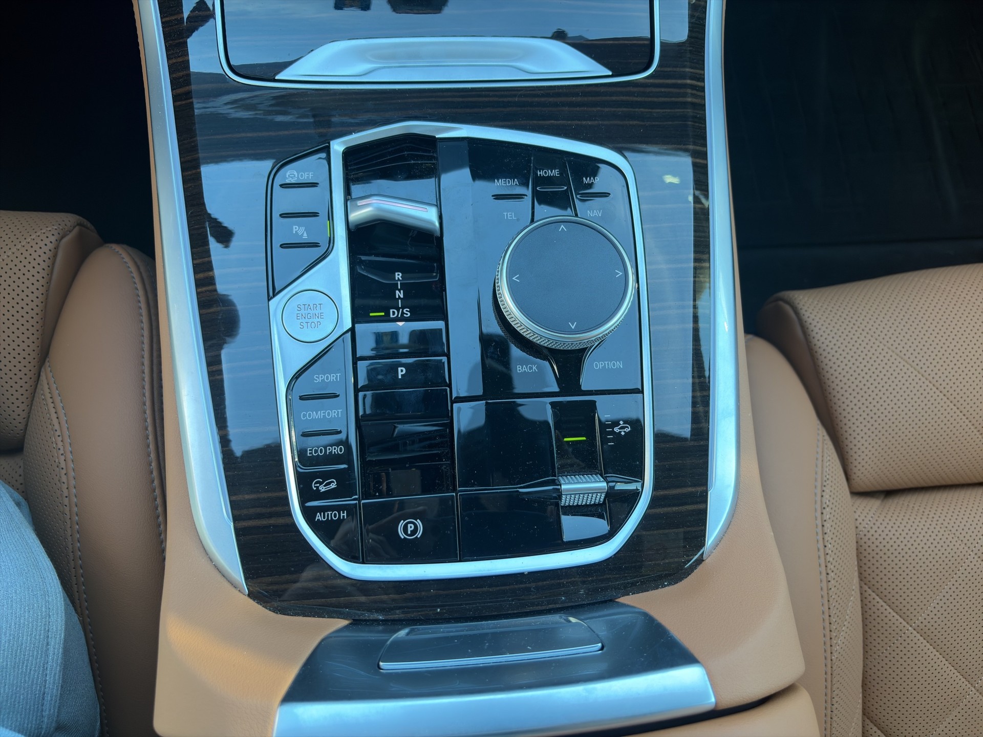 BMW X5 xDrive 48V 30d M Sport Pro Steptronic-image-24