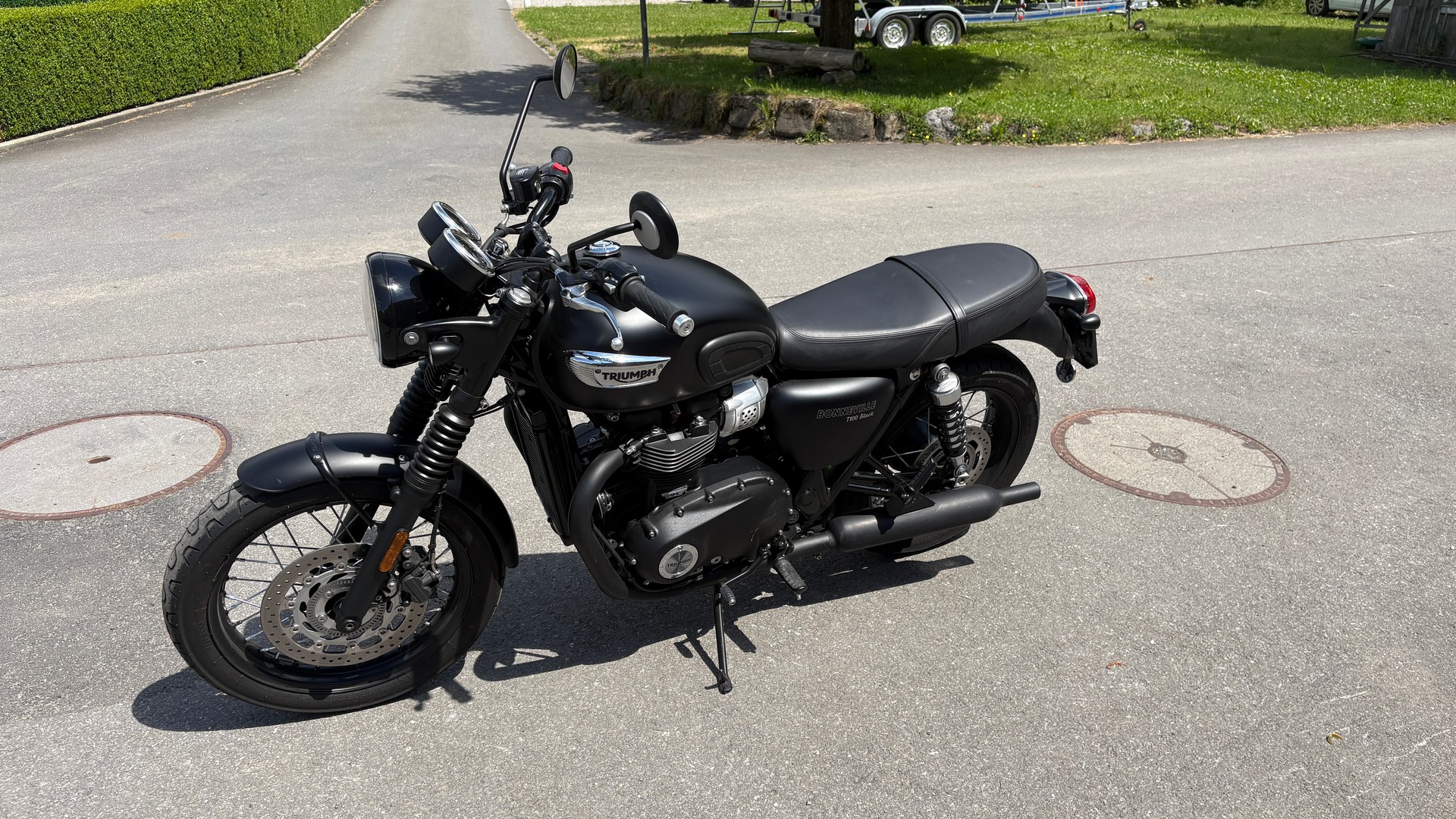 TRIUMPH Bonneville 900 T 100 ABS-image-1