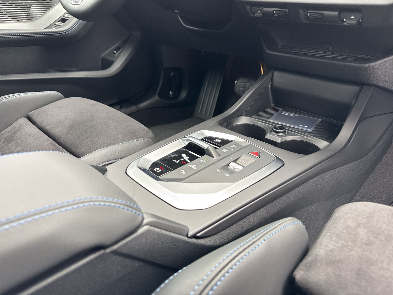 BMW 123 xDrive M Sport Pro Steptronic-image-14