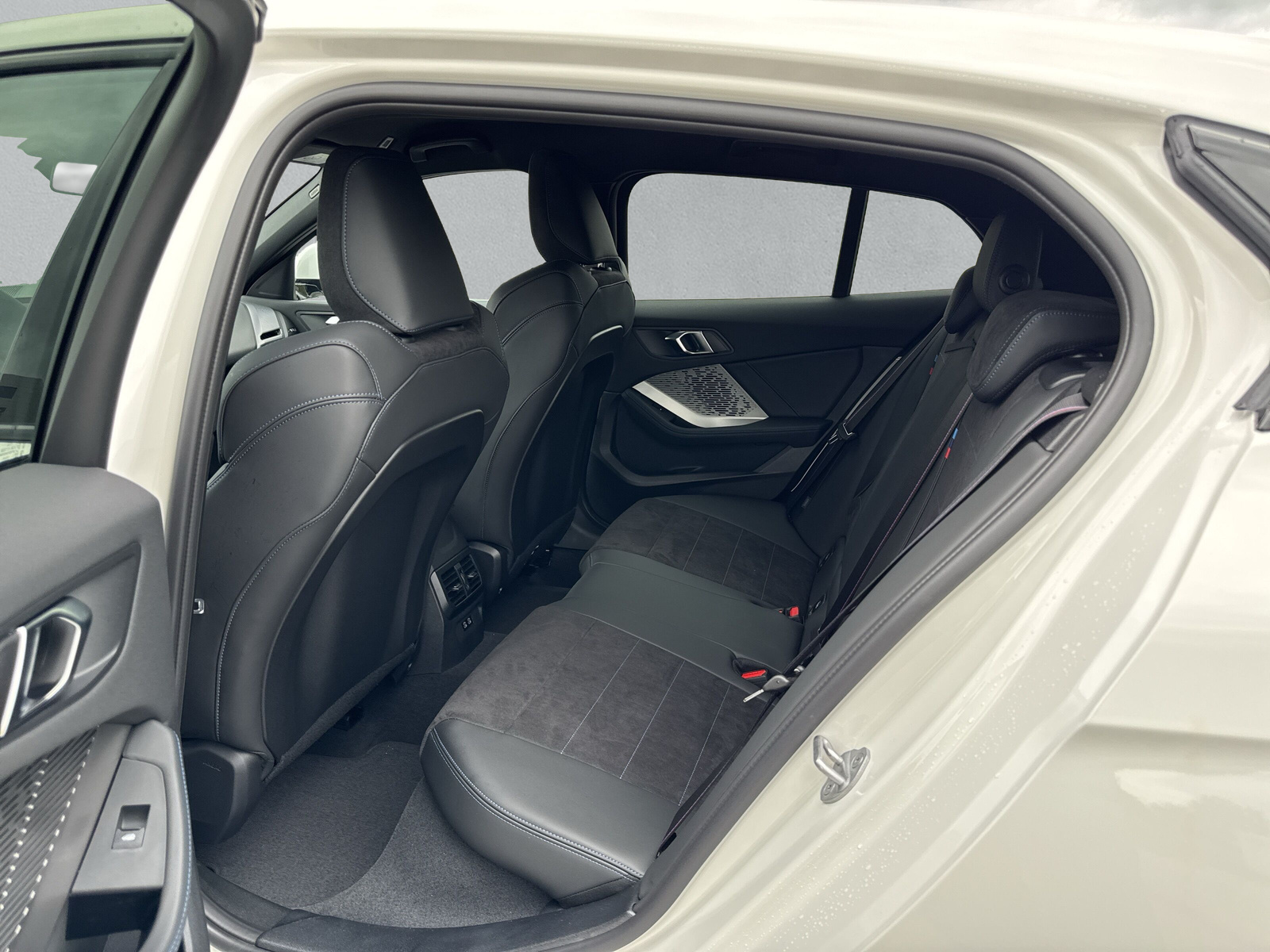 BMW 123 xDrive M Sport Pro Steptronic-image-15