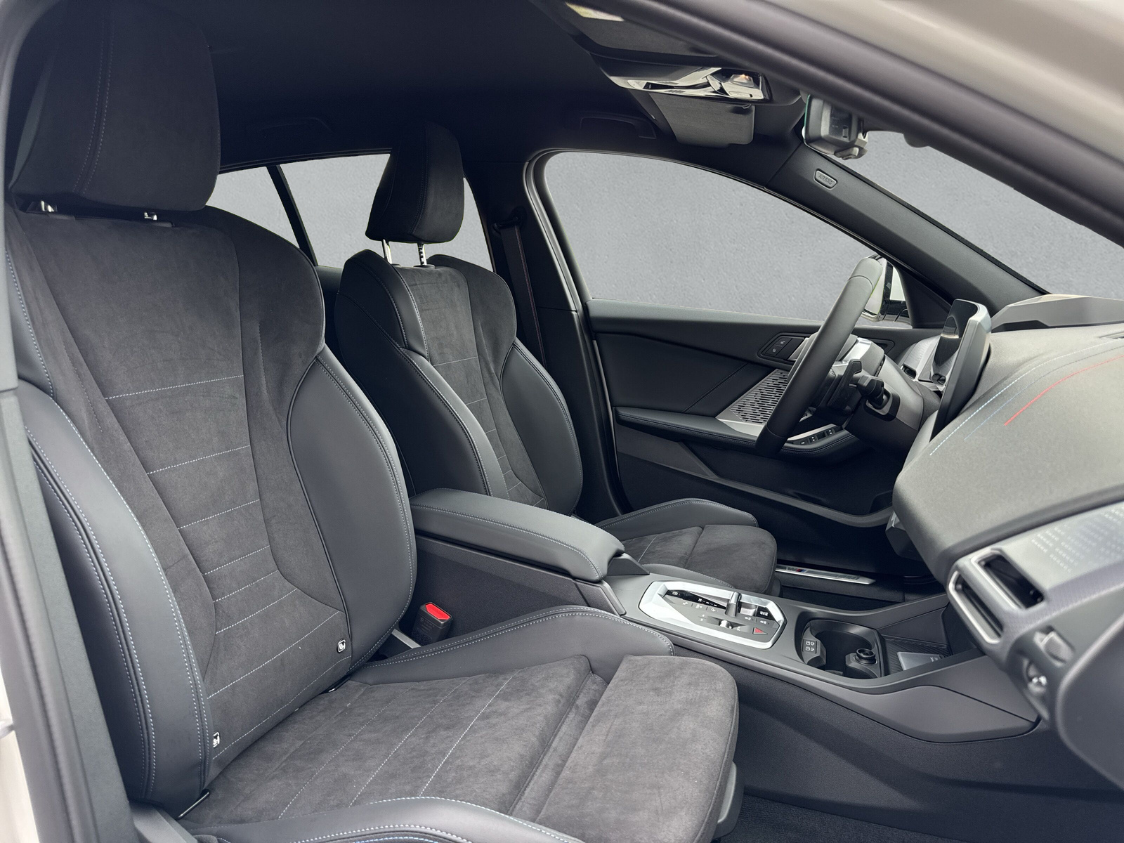 BMW 123 xDrive M Sport Pro Steptronic-image-12