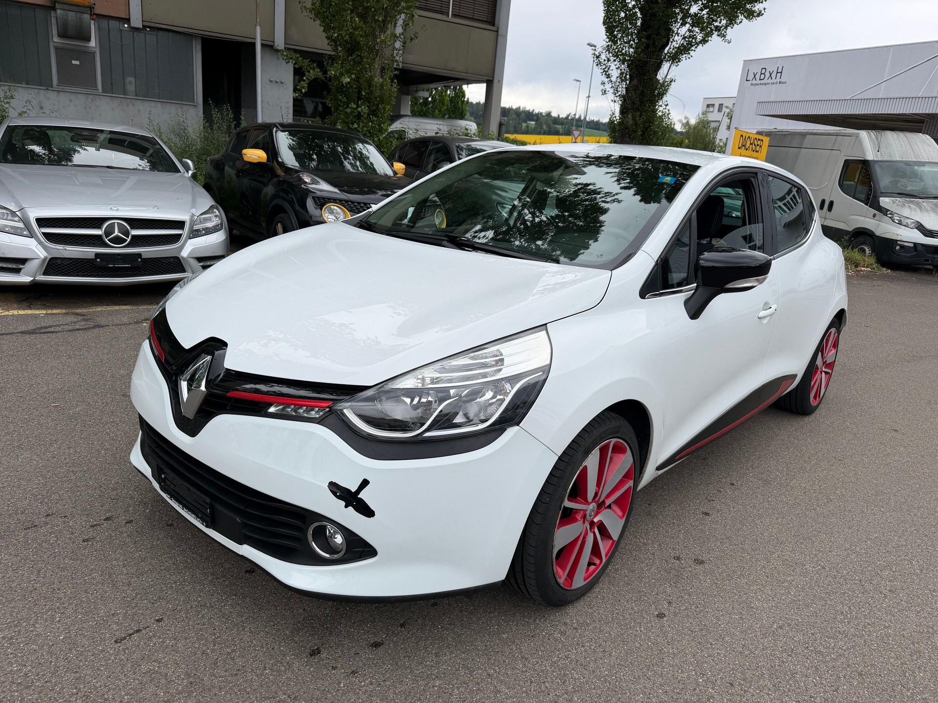 RENAULT Clio 1.2 16V T Swiss Edition EDC