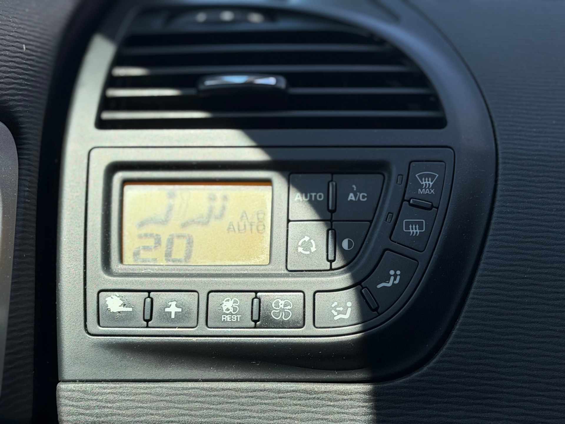 CITROEN C4 Picasso 1.6i 16V THP Swiss Style EGS6-image-9