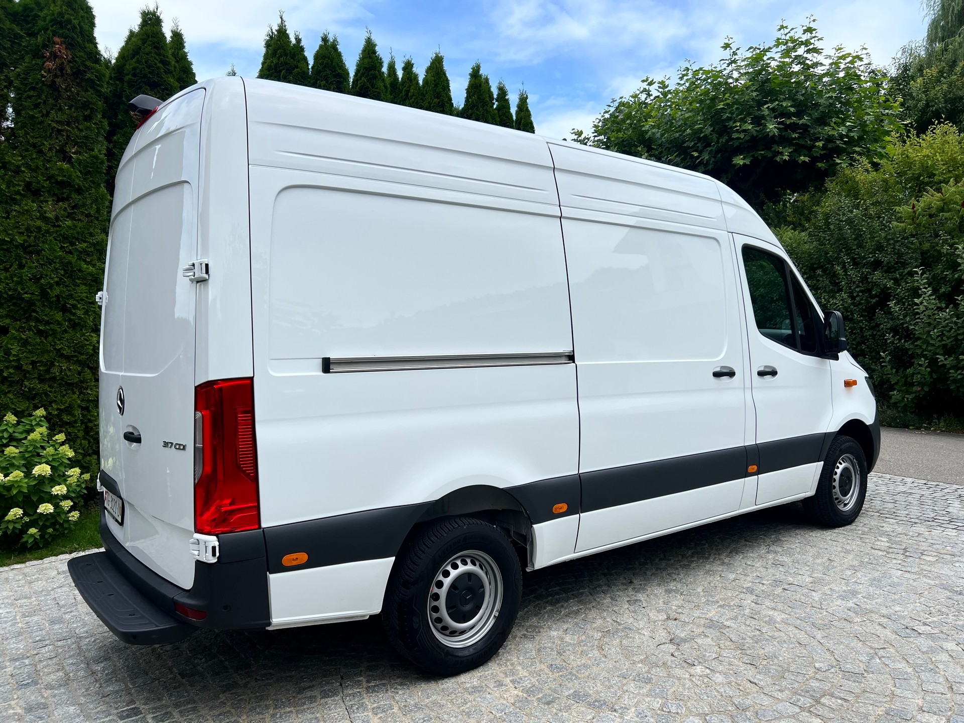 MERCEDES-BENZ Sprinter 317 CDI Standard 9G-TRONIC-showroom-element-3
