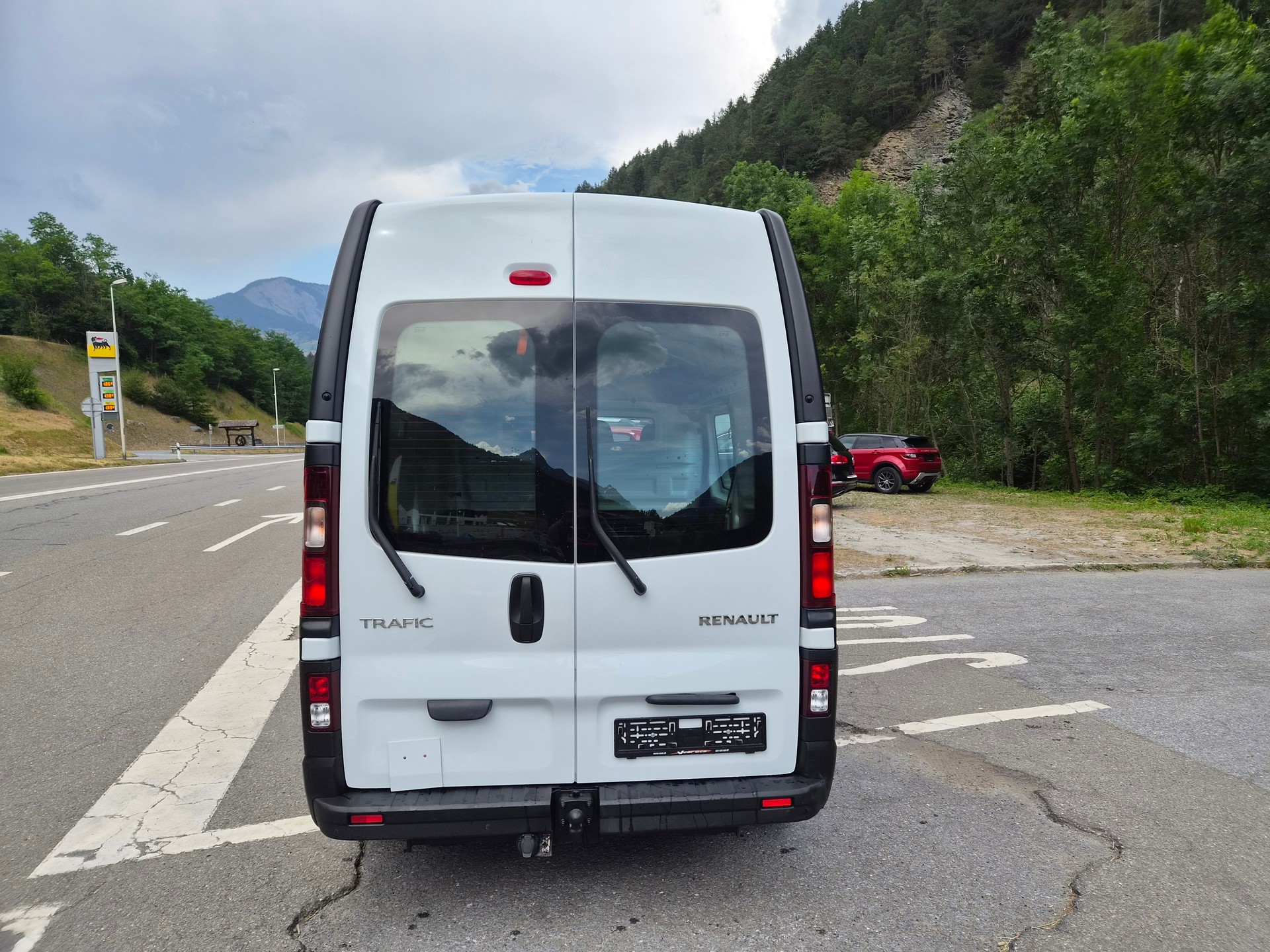 RENAULT Trafic 2.0 ENERGY dCi145 3.0t Business L2H2-image-2