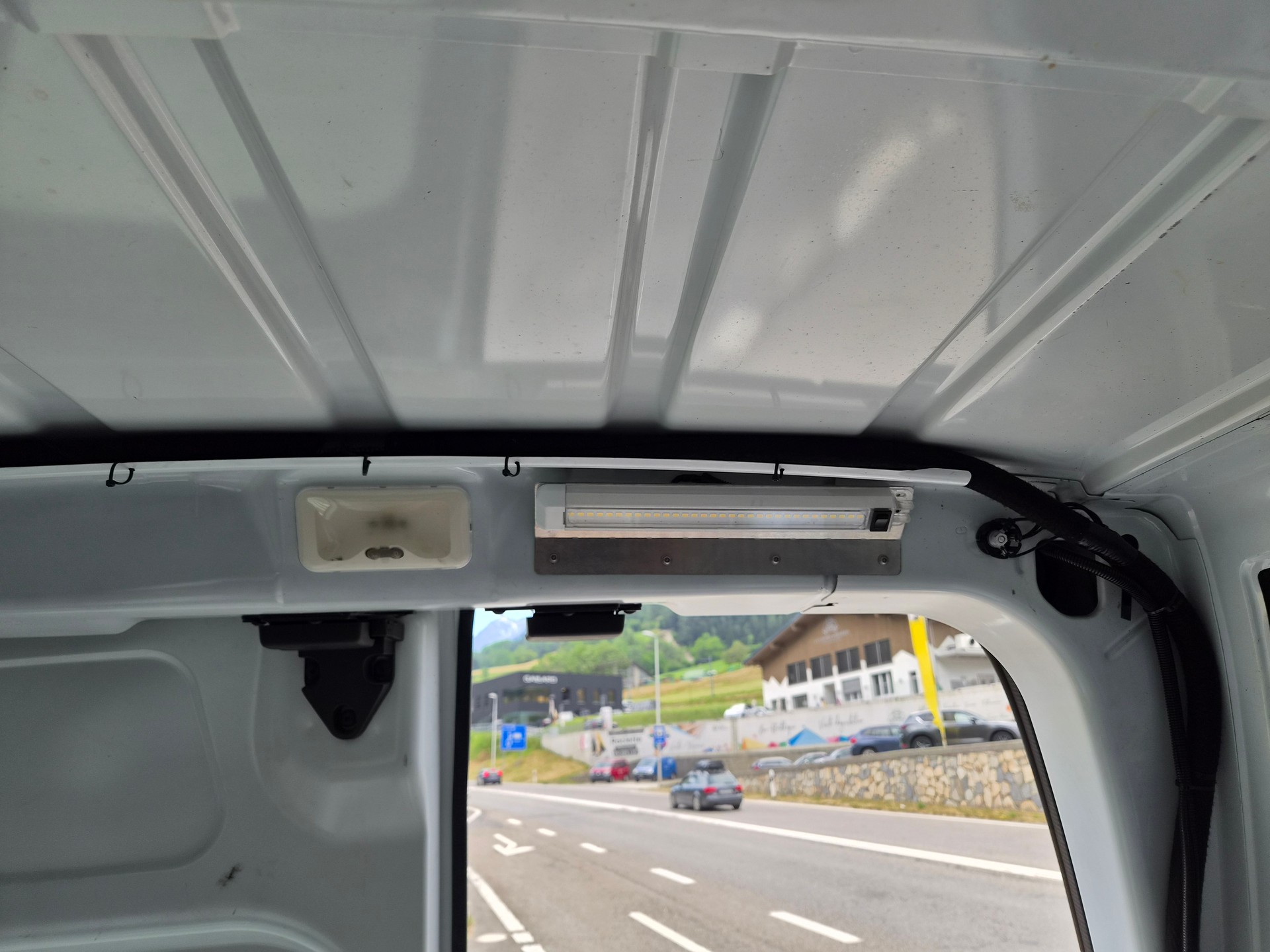 RENAULT Trafic 2.0 ENERGY dCi145 3.0t Business L2H2-image-6