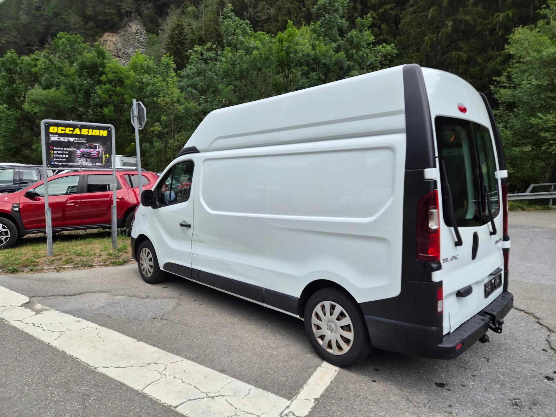 RENAULT Trafic 2.0 ENERGY dCi145 3.0t Business L2H2-image-4
