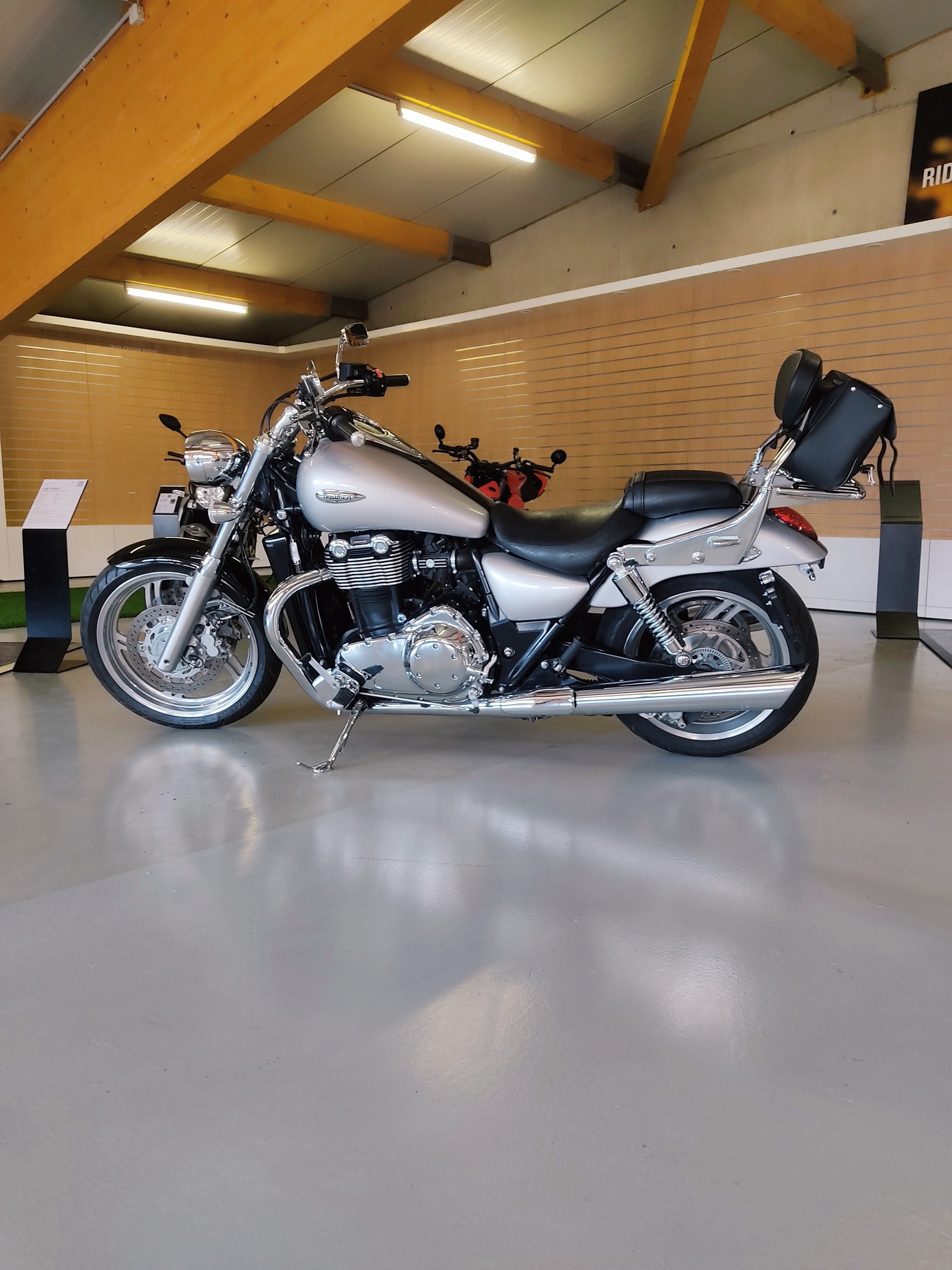TRIUMPH Thunderbird 1600 ABS-image-2