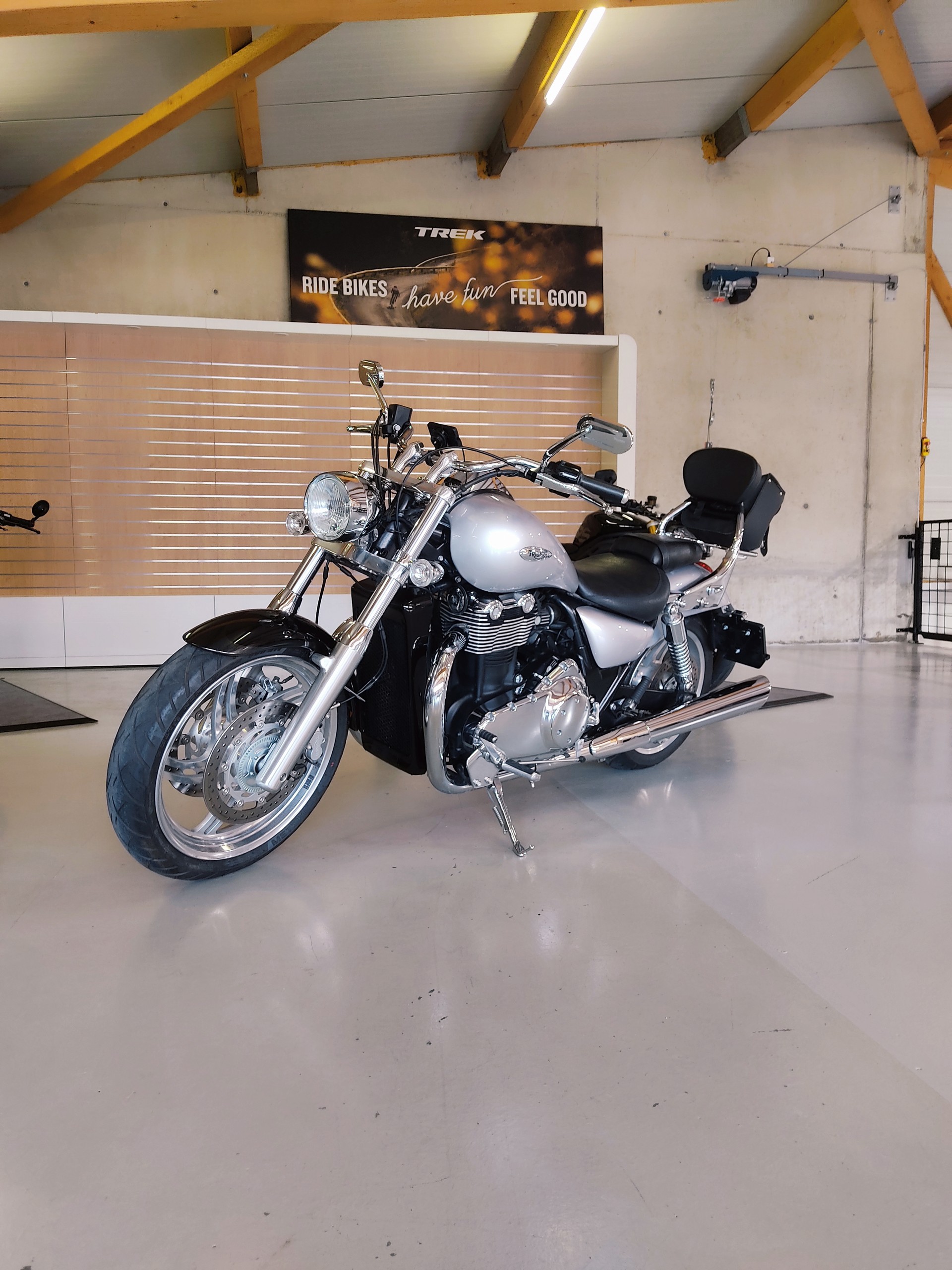 TRIUMPH Thunderbird 1600 ABS-image-1