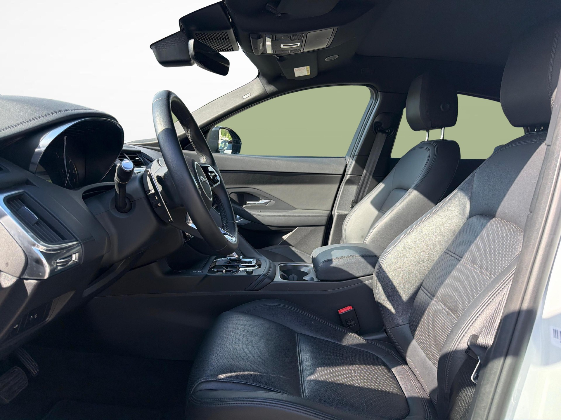 JAGUAR E-Pace 2.0 I4 200 S AWD-showroom-element-1